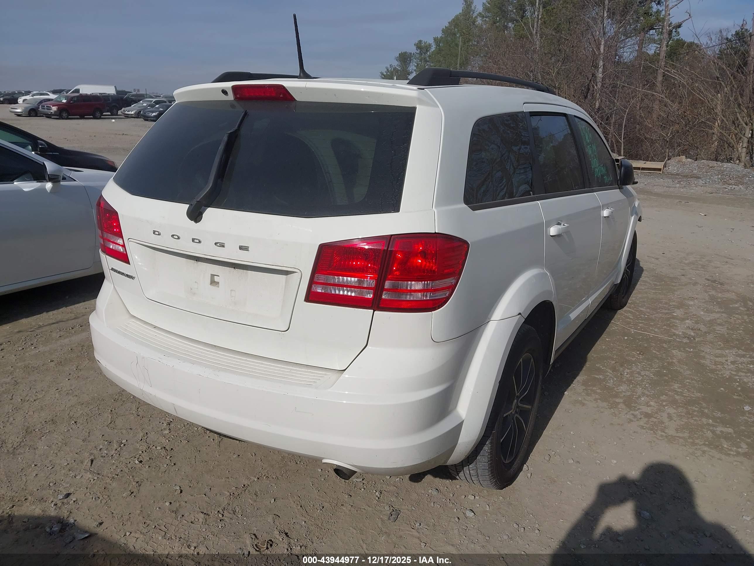 DODGE JOURNEY image 4