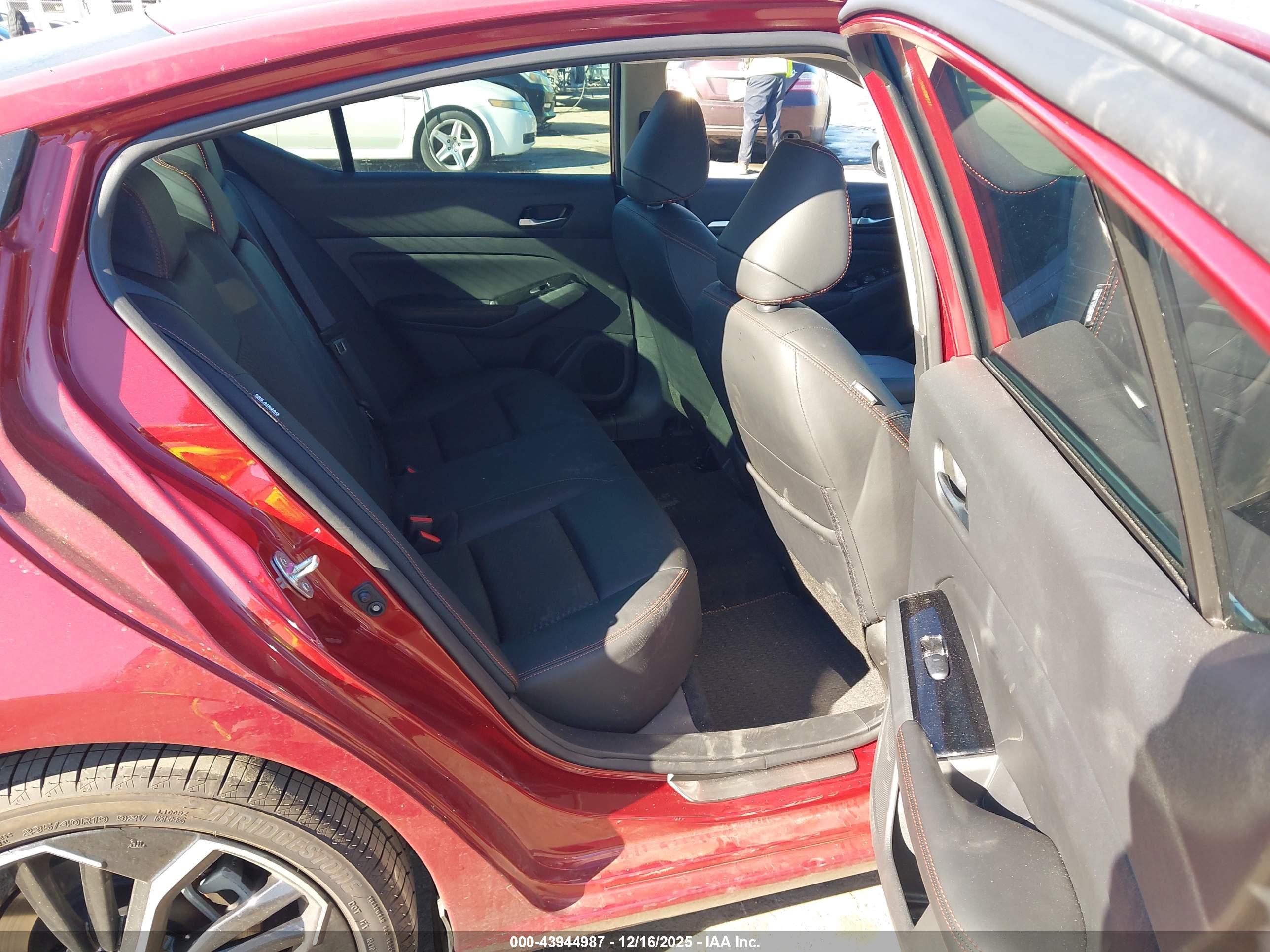 NISSAN ALTIMA image 8