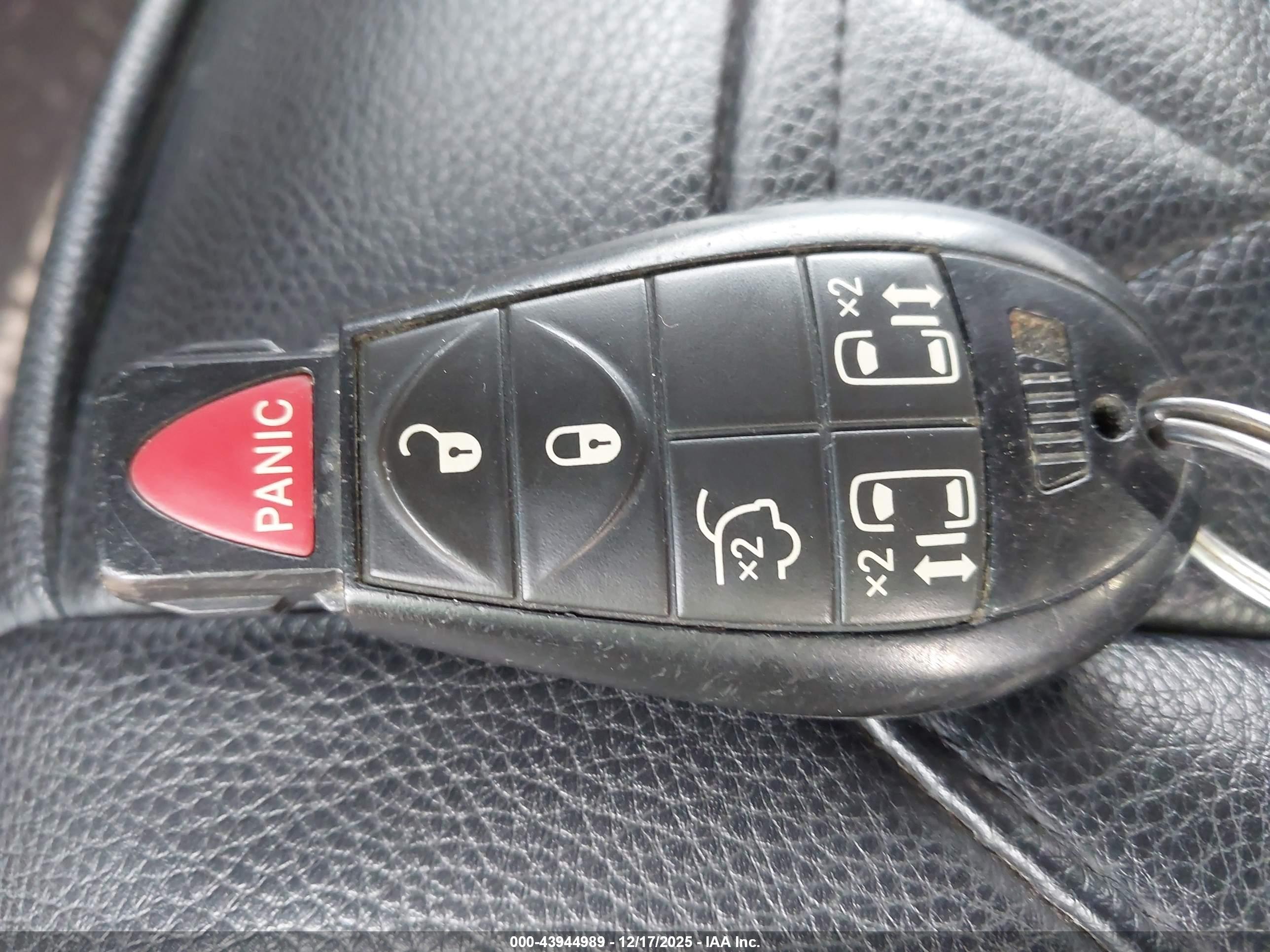CHRYSLER TOWN image 11