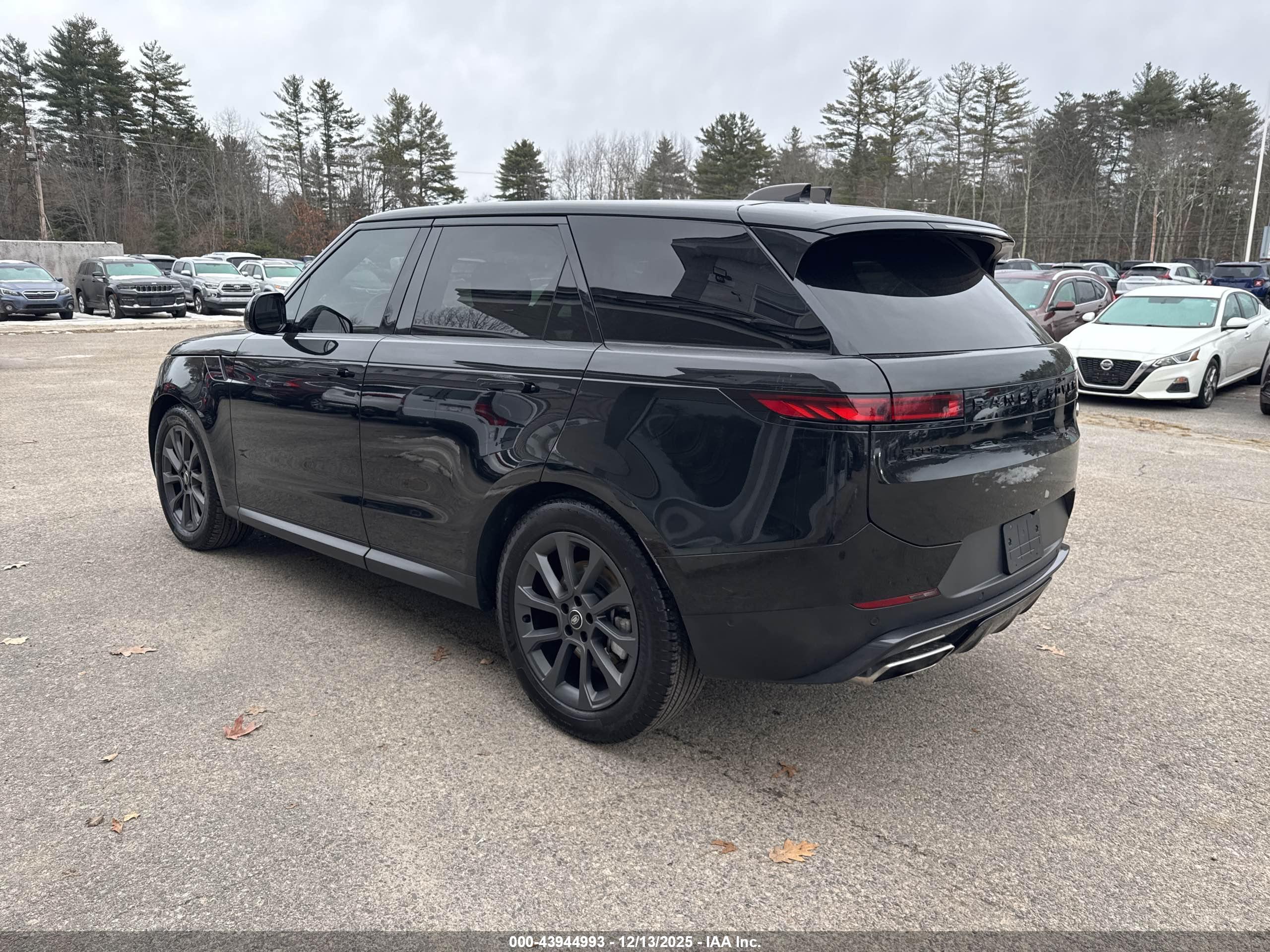LAND ROVER image 3