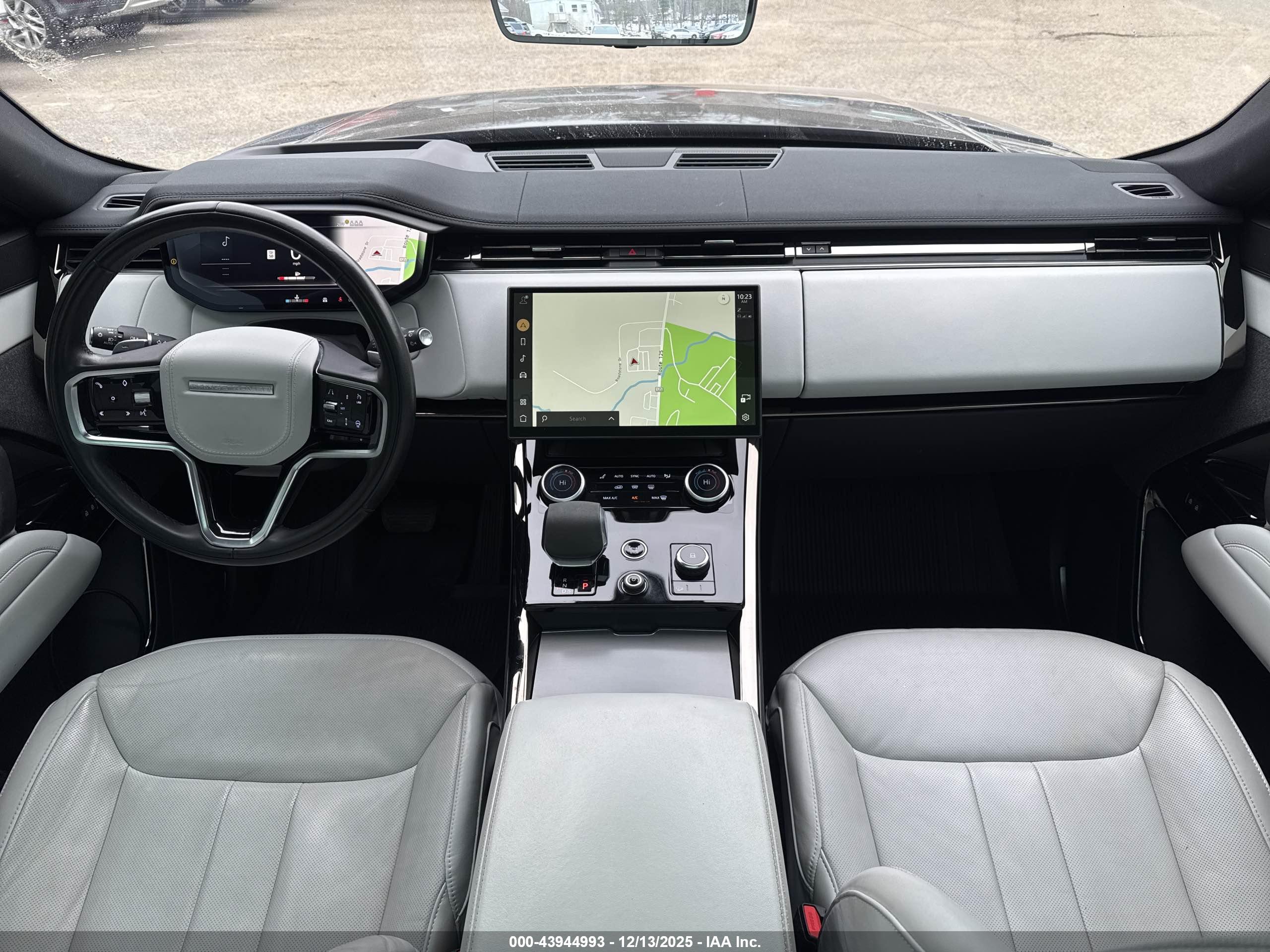 LAND ROVER image 6