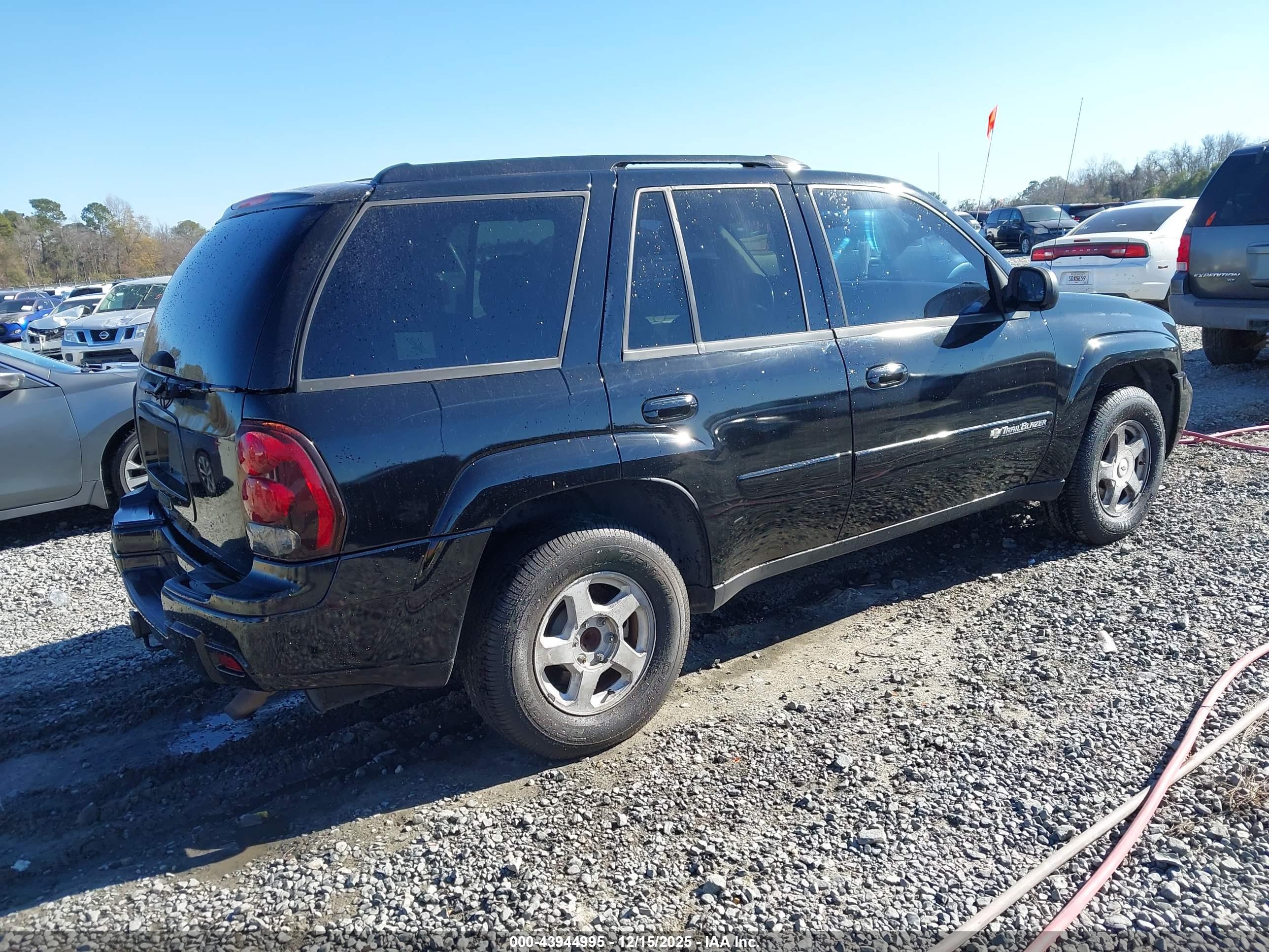 CHEVROLET TRAILBLAZER image 4