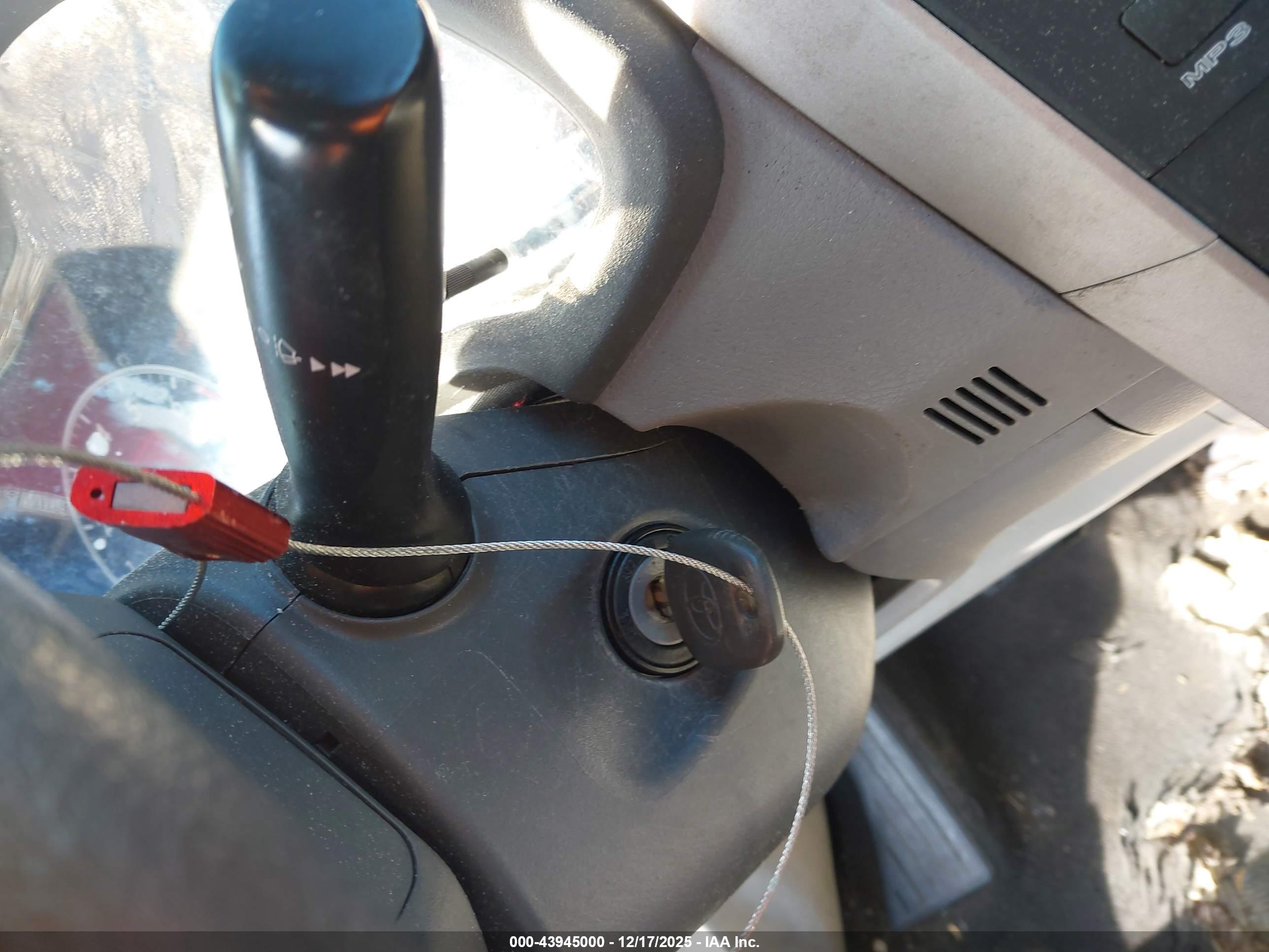 TOYOTA COROLLA image 11