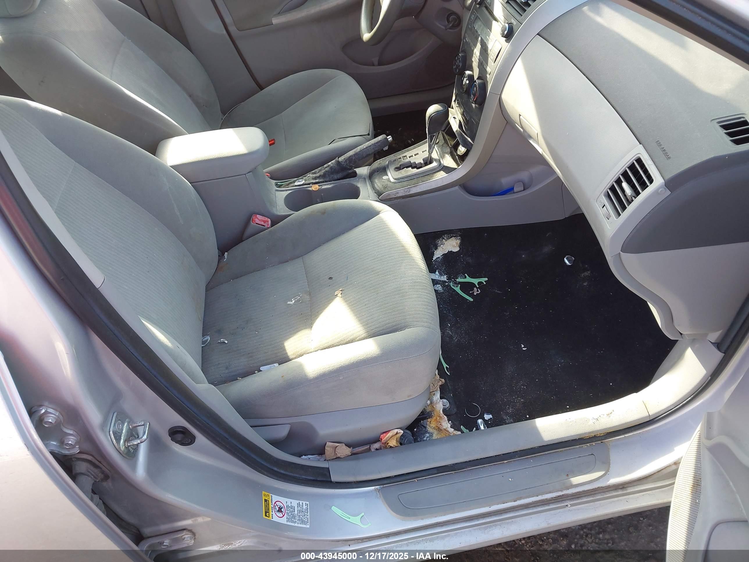 TOYOTA COROLLA image 5