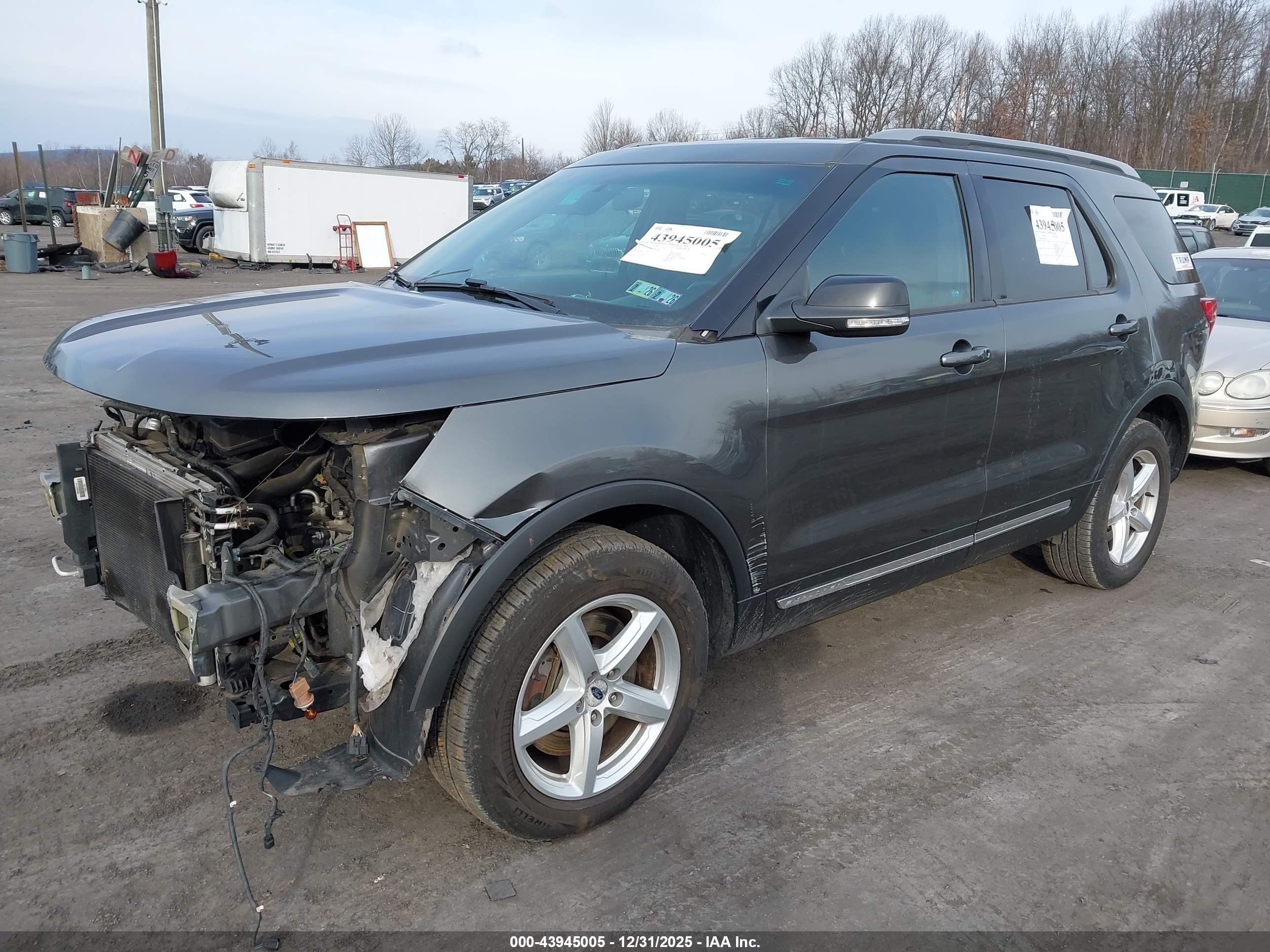 FORD EXPLORER image 2