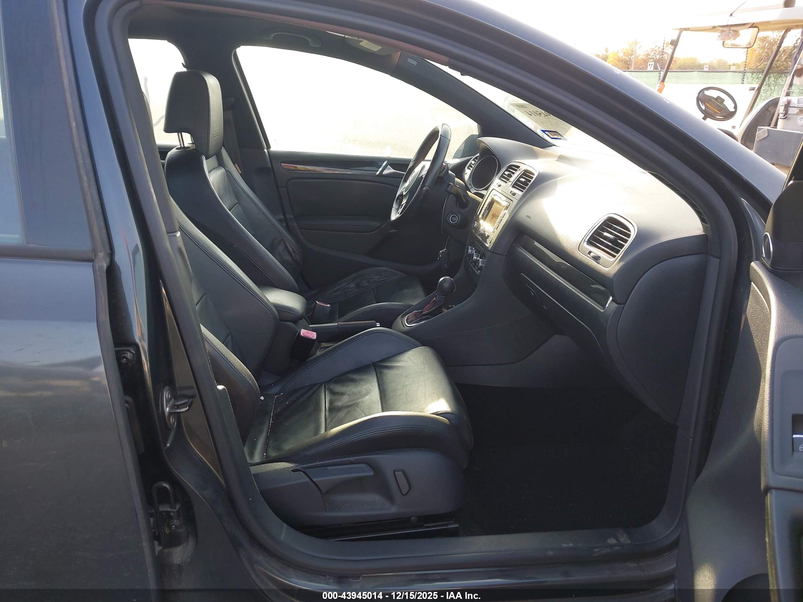 VOLKSWAGEN GTI image 5