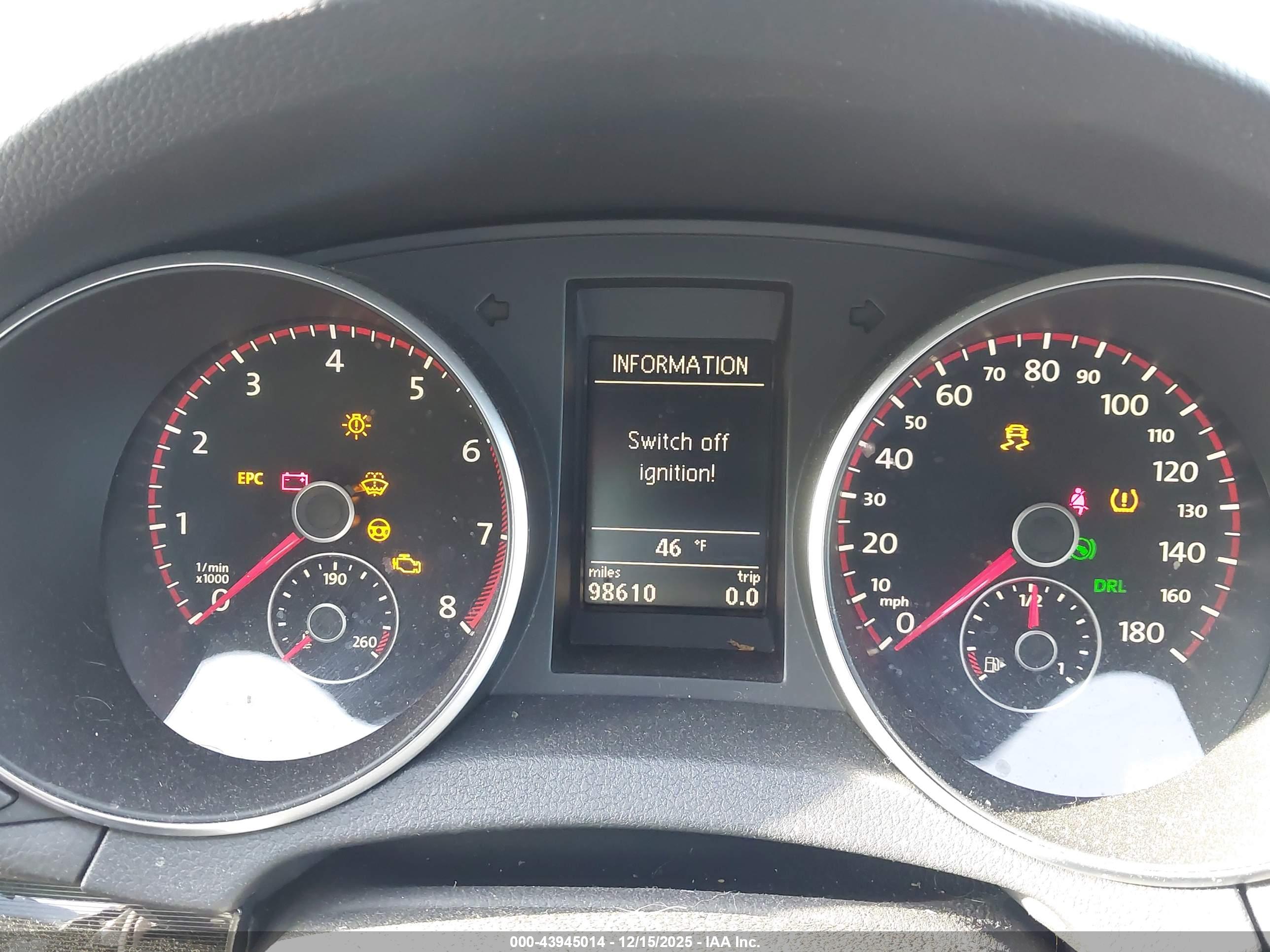 VOLKSWAGEN GTI image 7