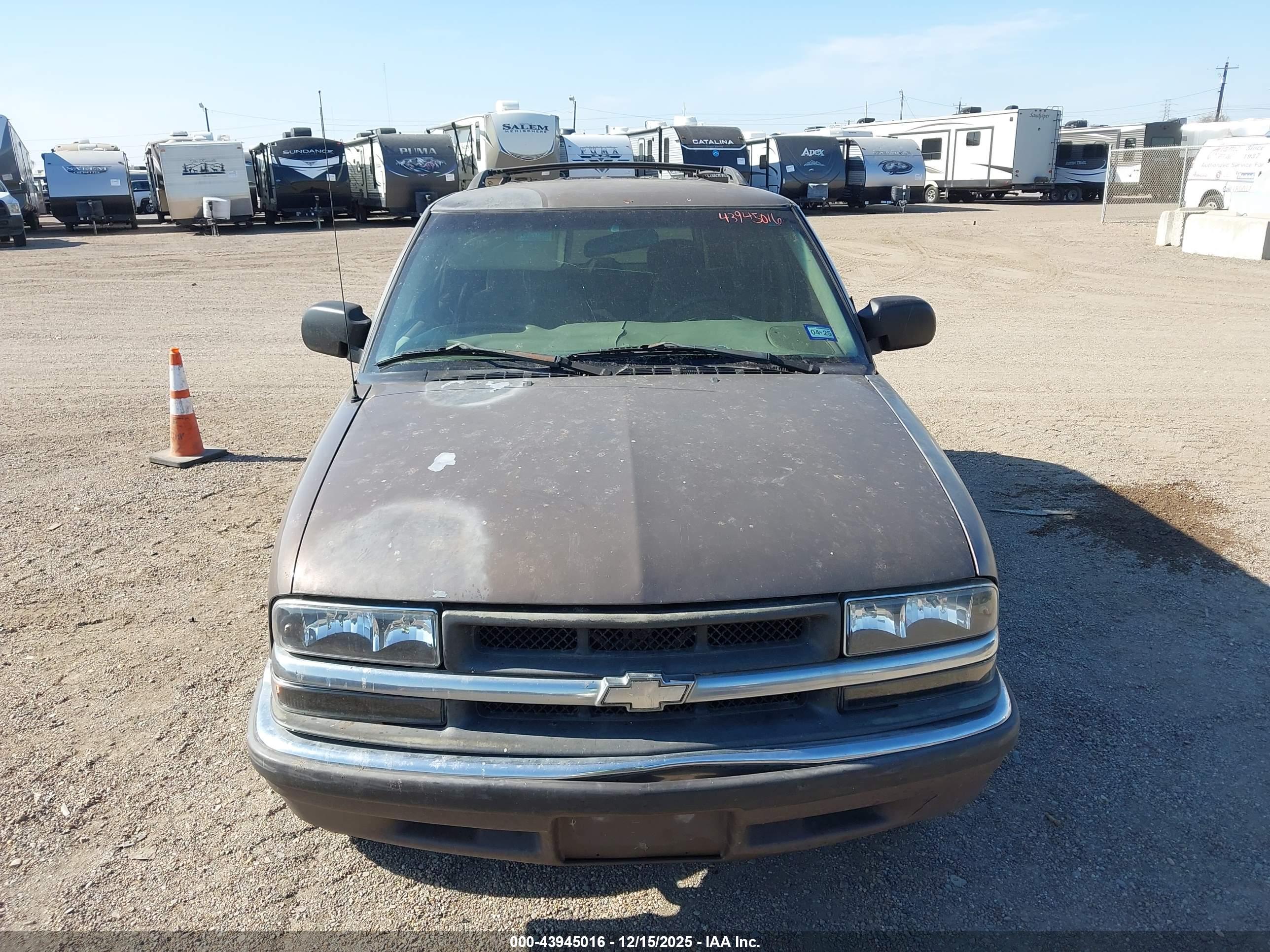 CHEVROLET BLAZER image 6