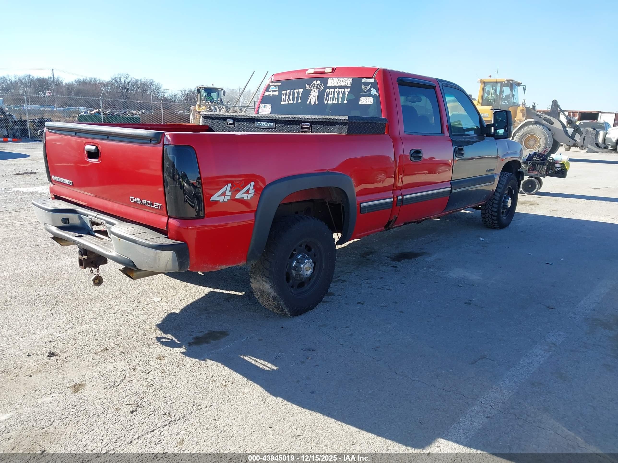 CHEVROLET SILVERADO image 4