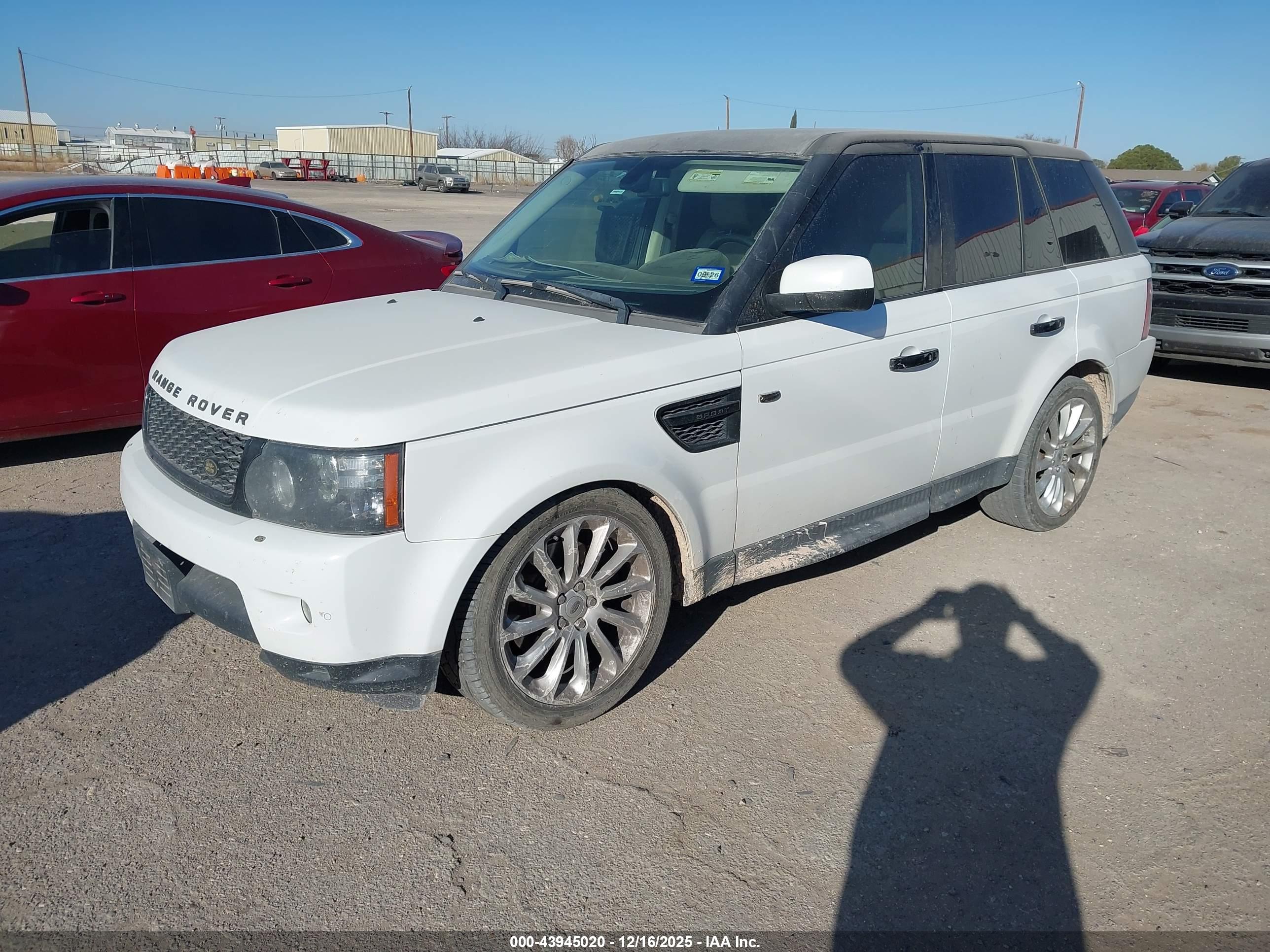 LAND ROVER image 2