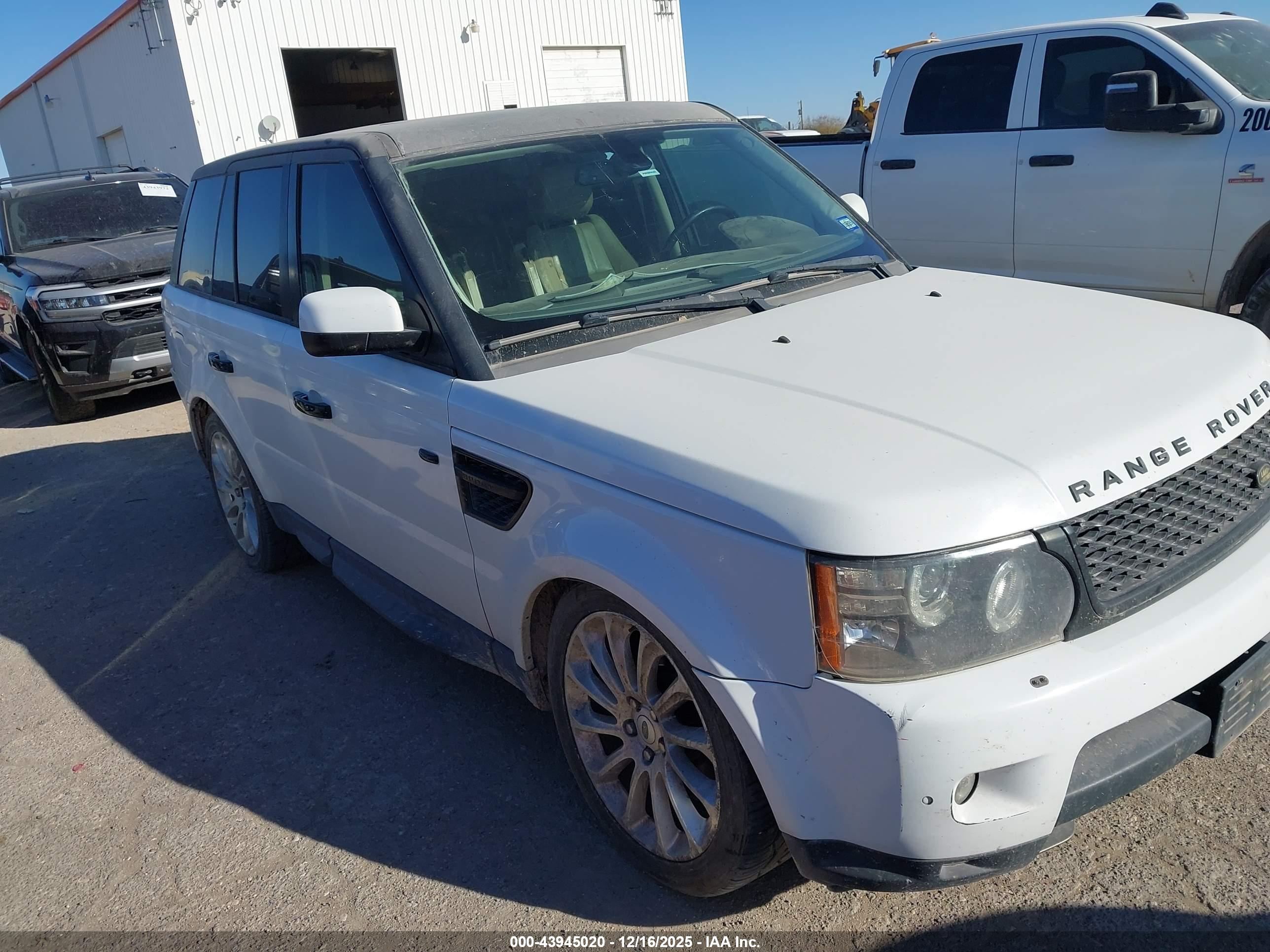 LAND ROVER image 6