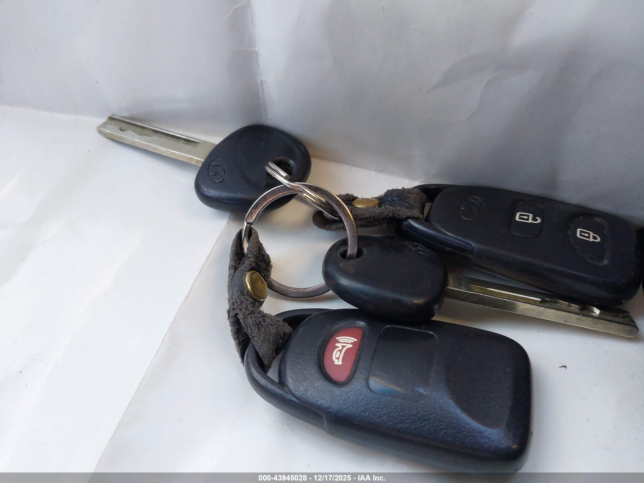 HYUNDAI ACCENT image 11