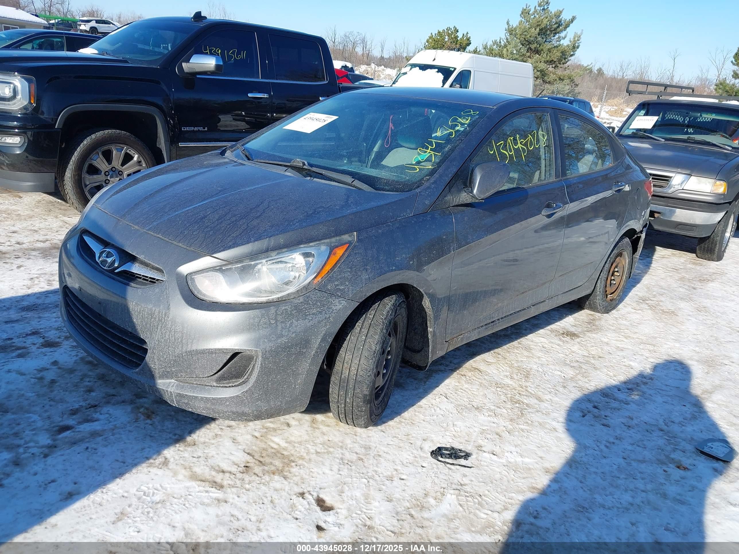 HYUNDAI ACCENT image 2