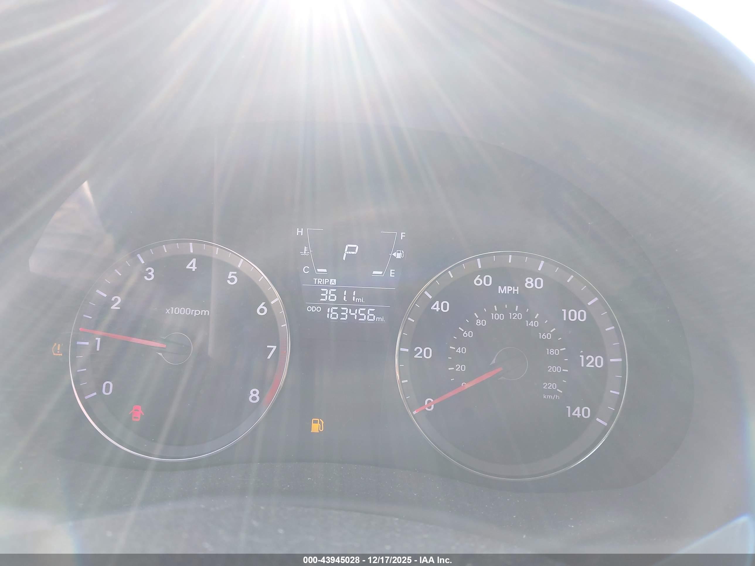 HYUNDAI ACCENT image 7