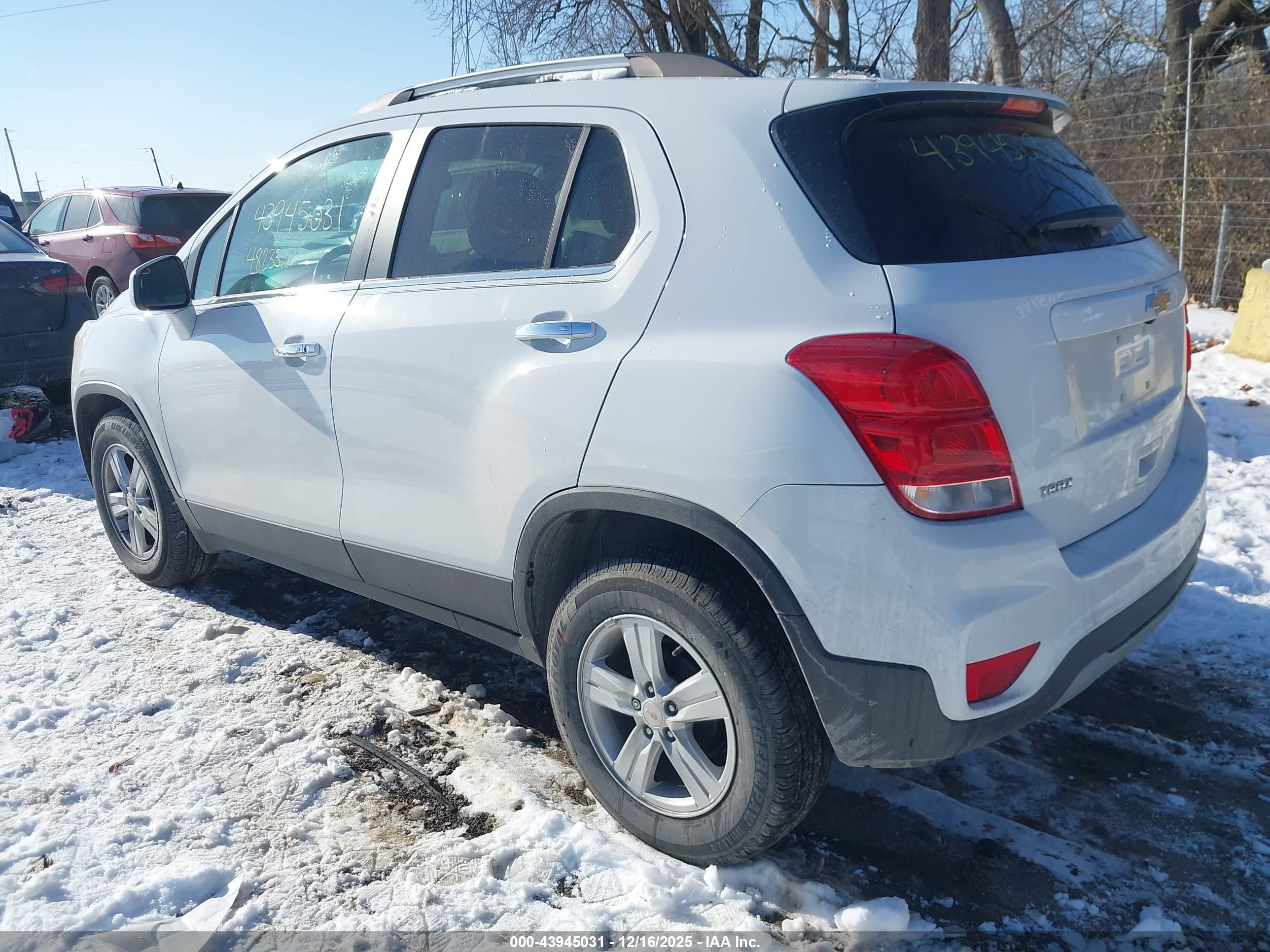 CHEVROLET TRAX image 3