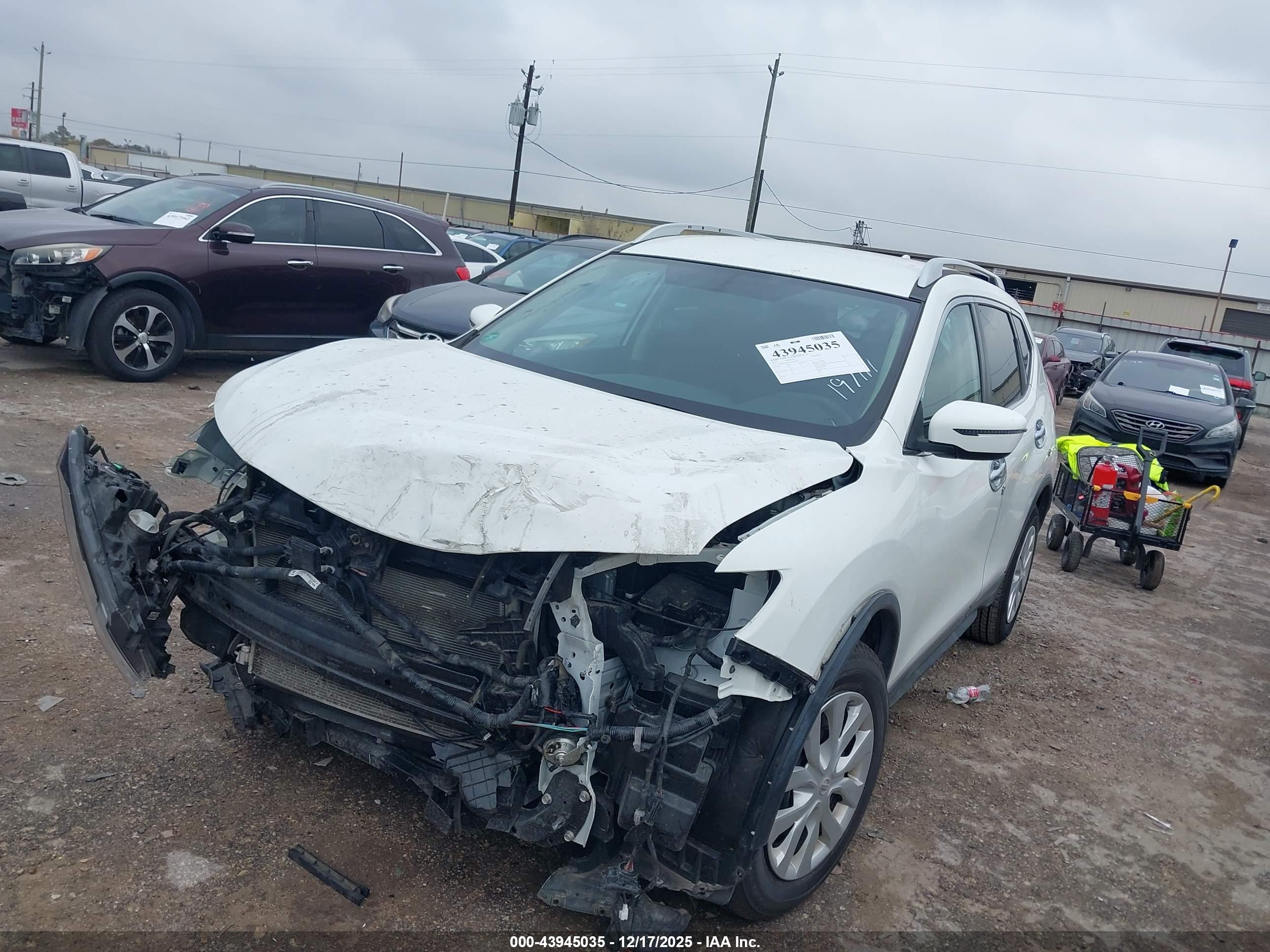 NISSAN ROGUE image 2