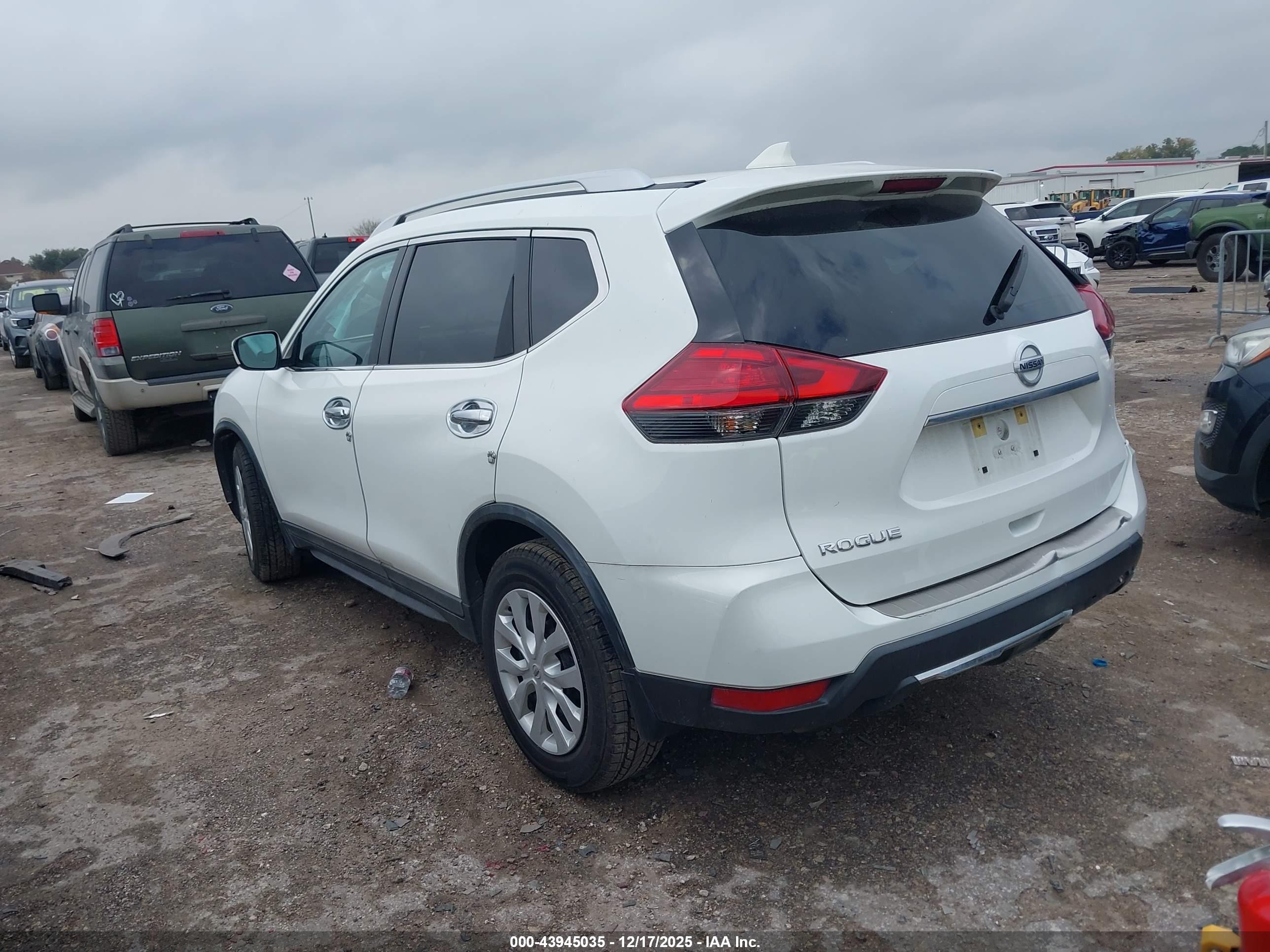 NISSAN ROGUE image 3