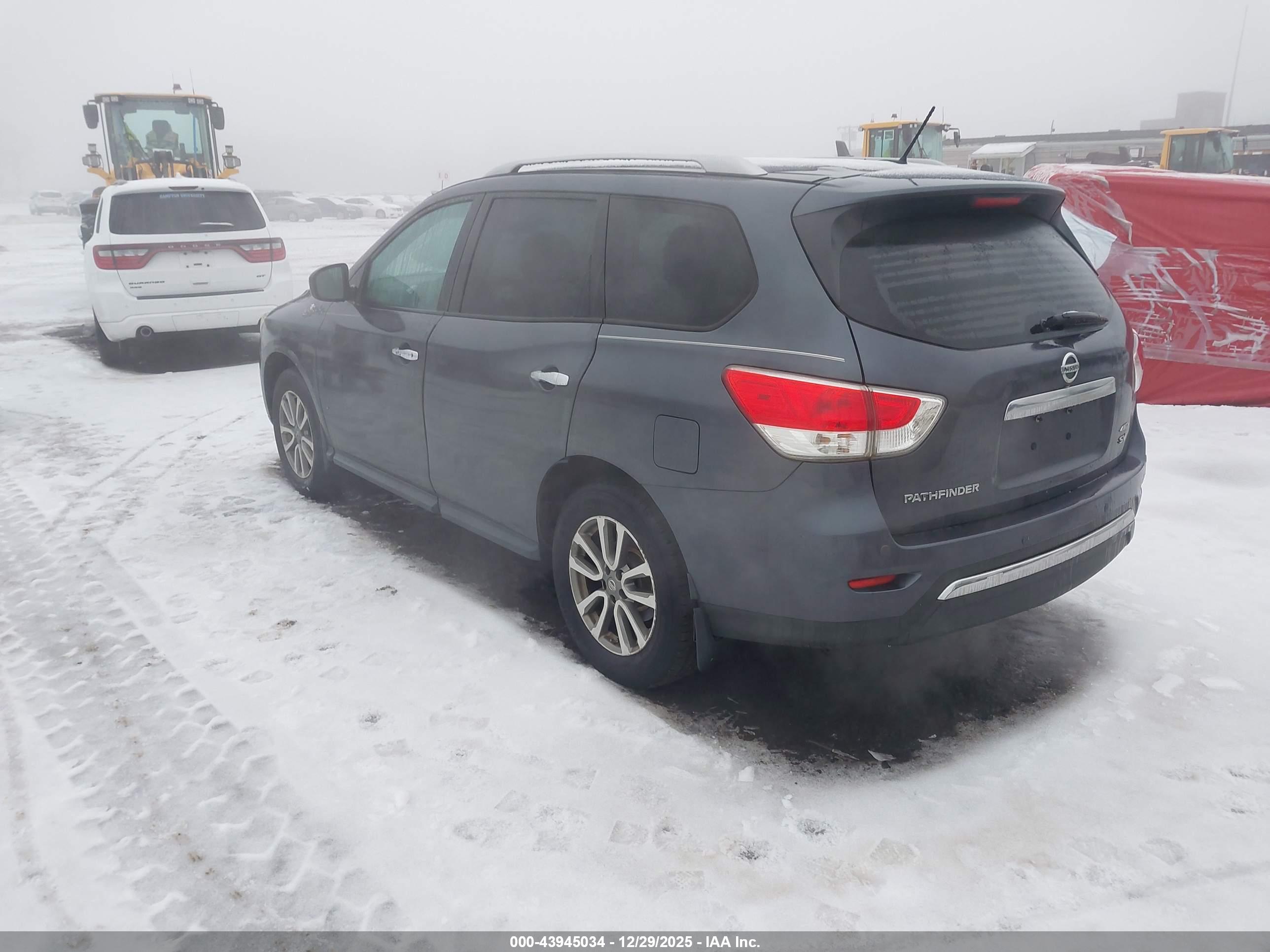 NISSAN PATHFINDER image 3