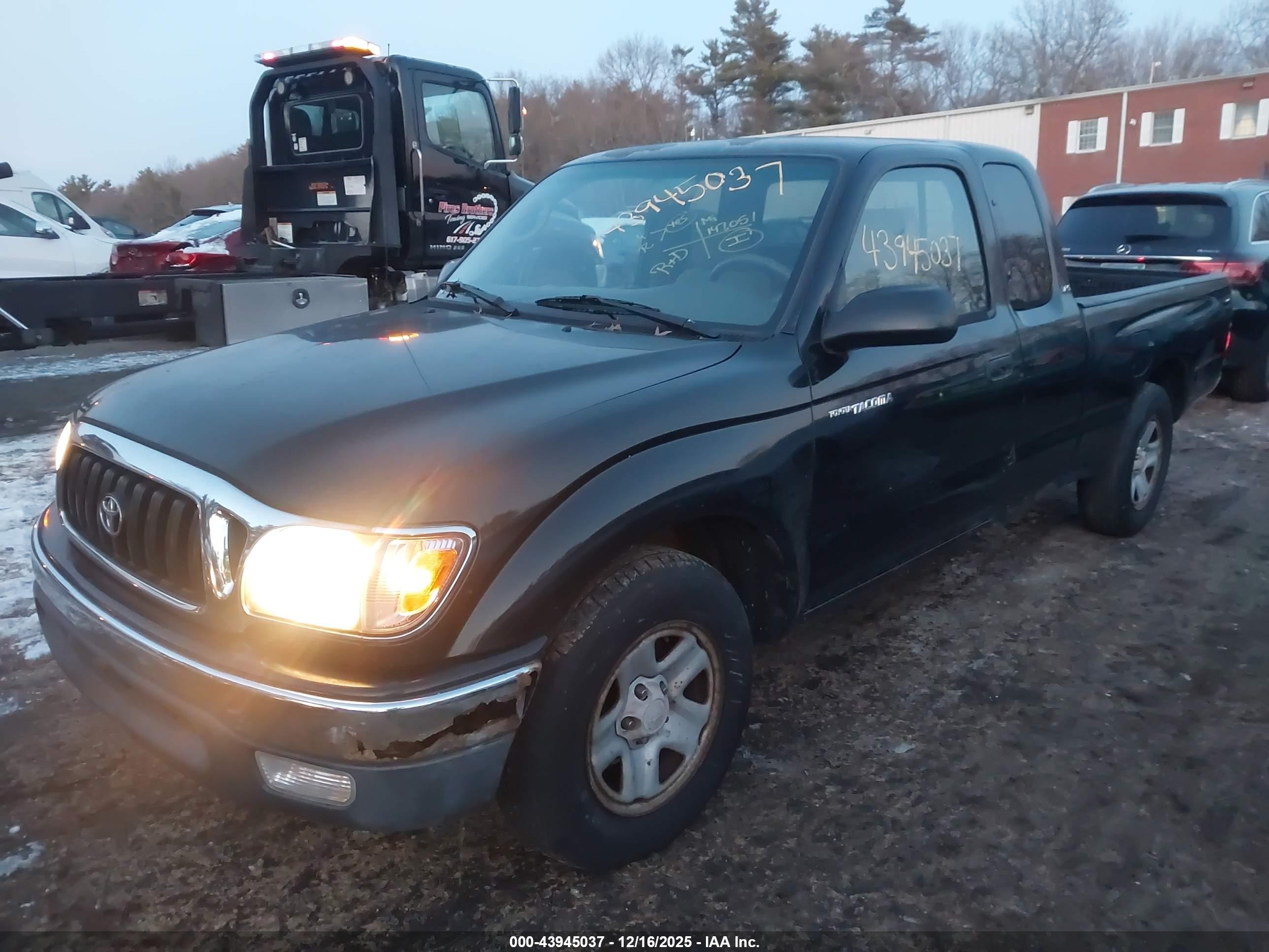 TOYOTA TACOMA image 2