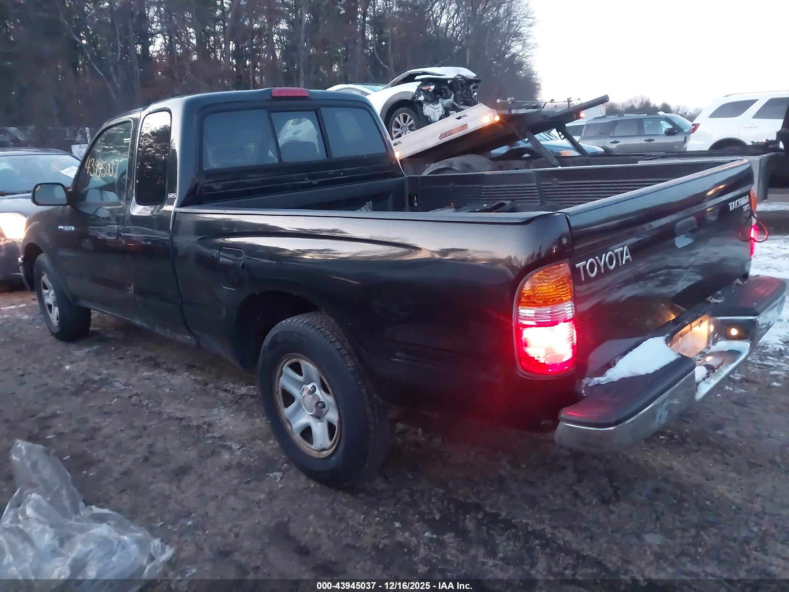 TOYOTA TACOMA image 3