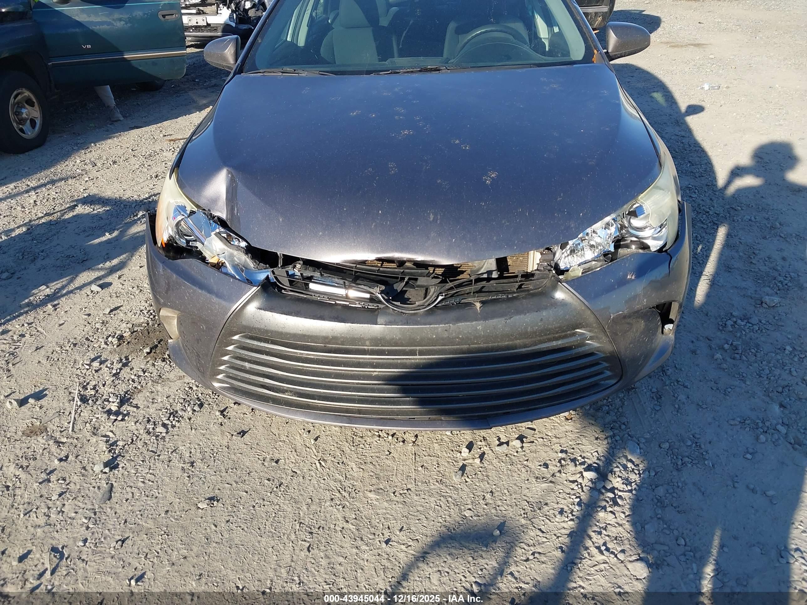 TOYOTA CAMRY image 6