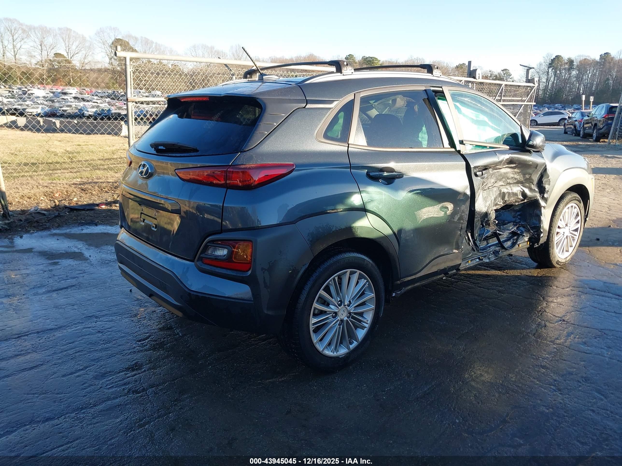 HYUNDAI KONA image 4