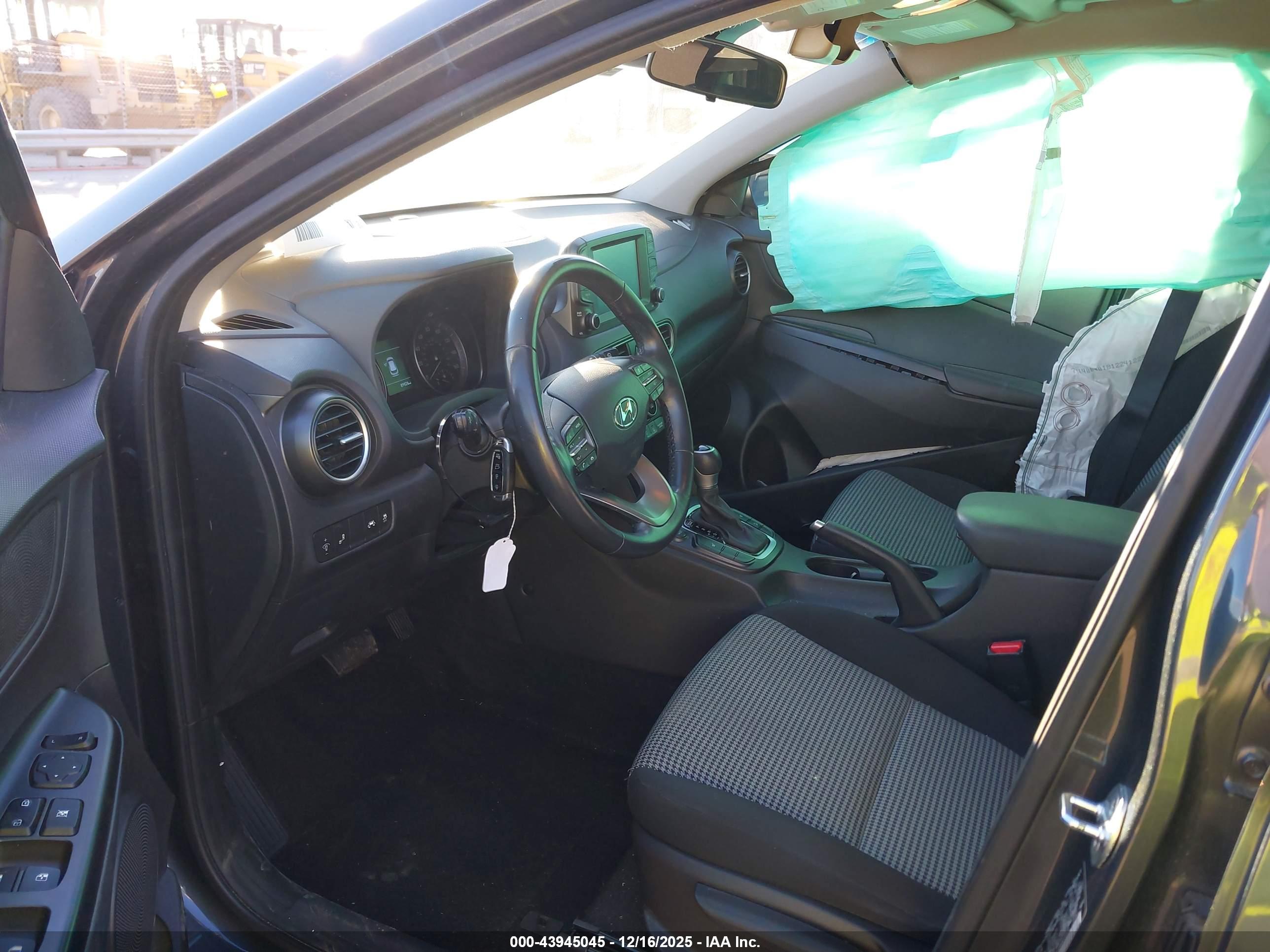 HYUNDAI KONA image 5