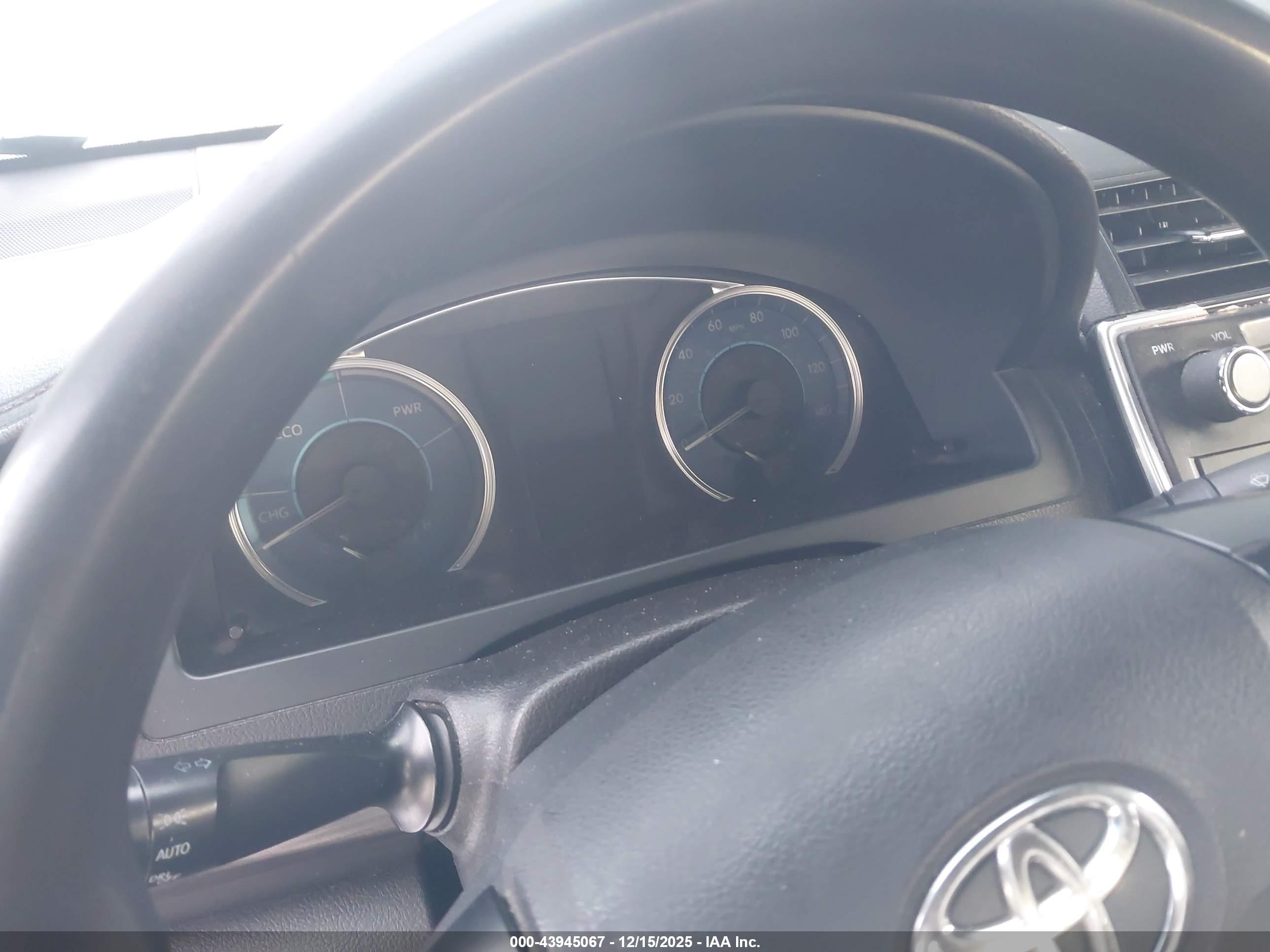 TOYOTA CAMRY image 7
