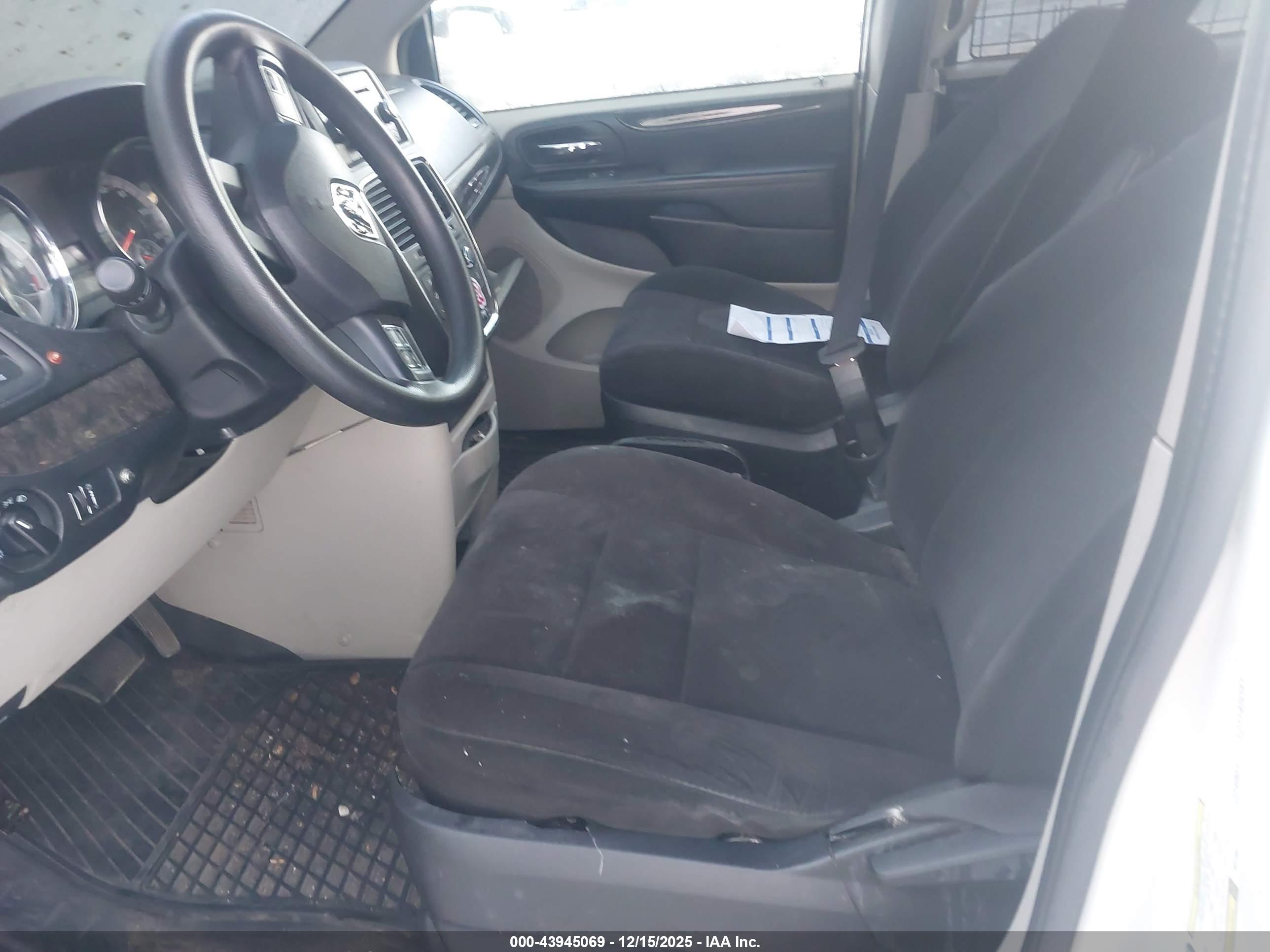 DODGE GRAND image 5