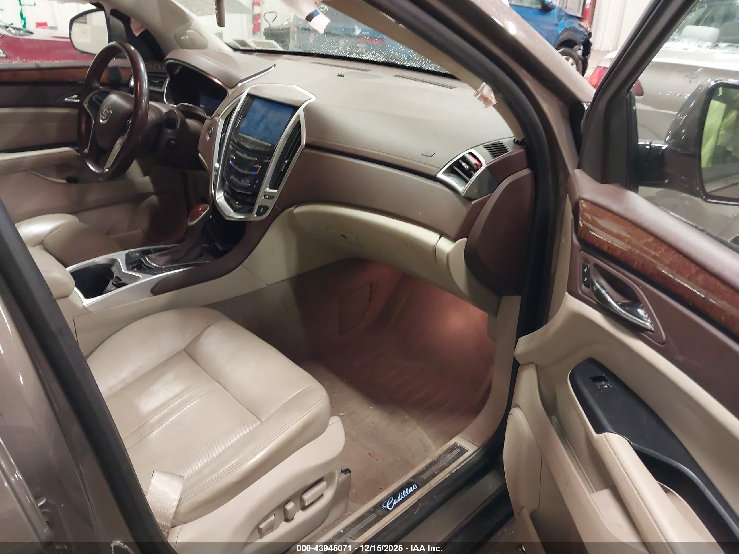 CADILLAC SRX image 5