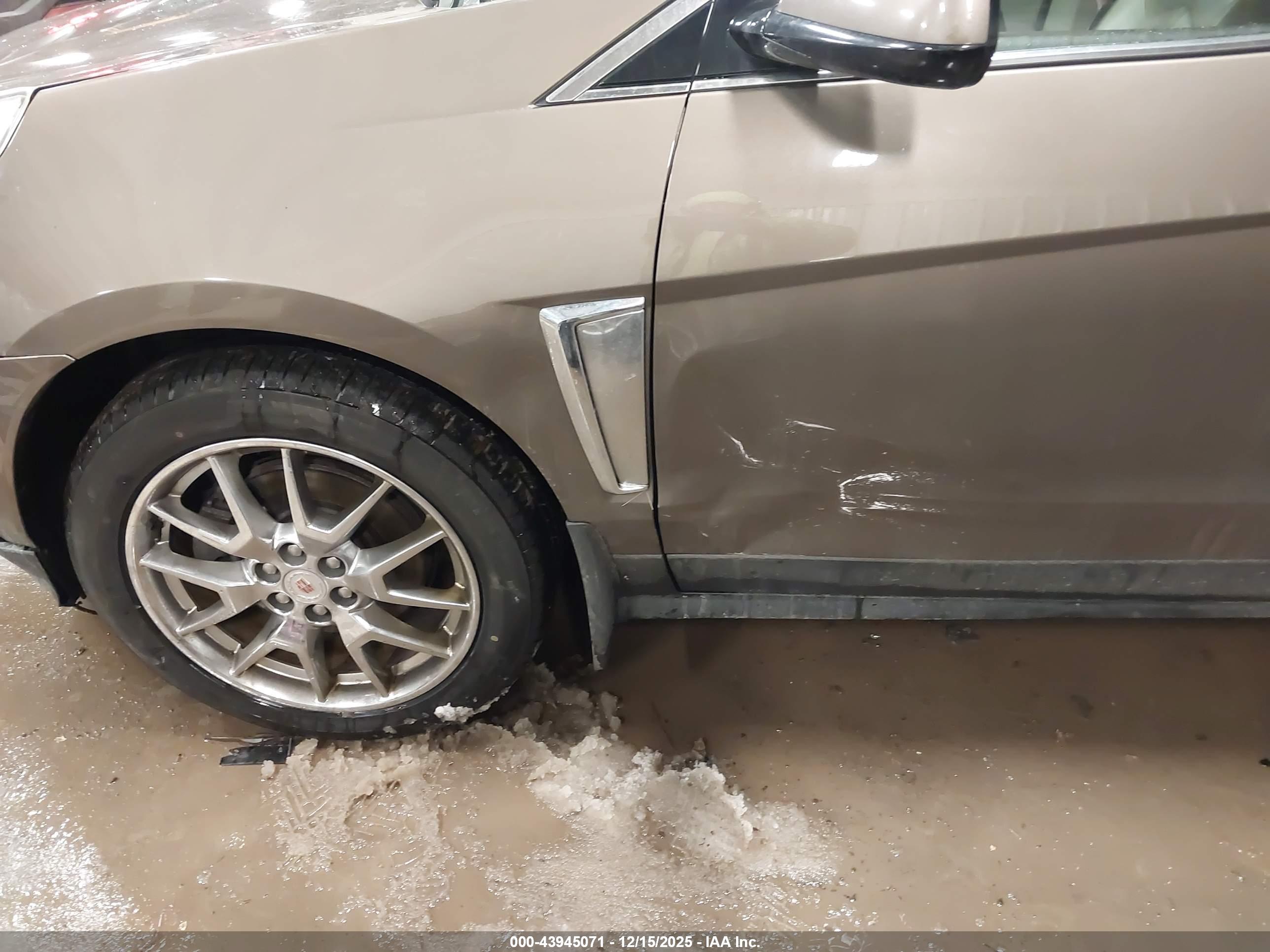 CADILLAC SRX image 6