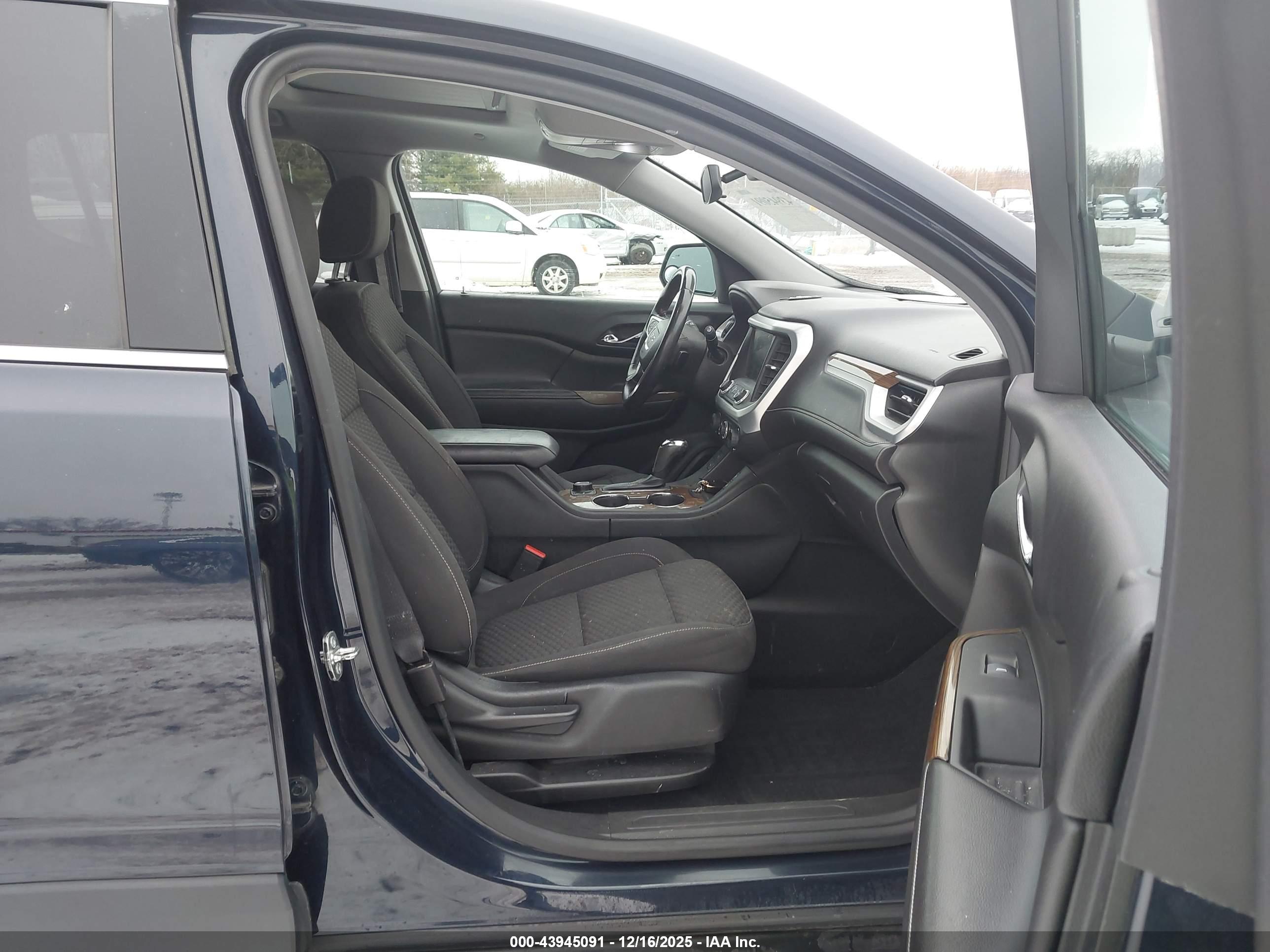 GMC ACADIA image 5