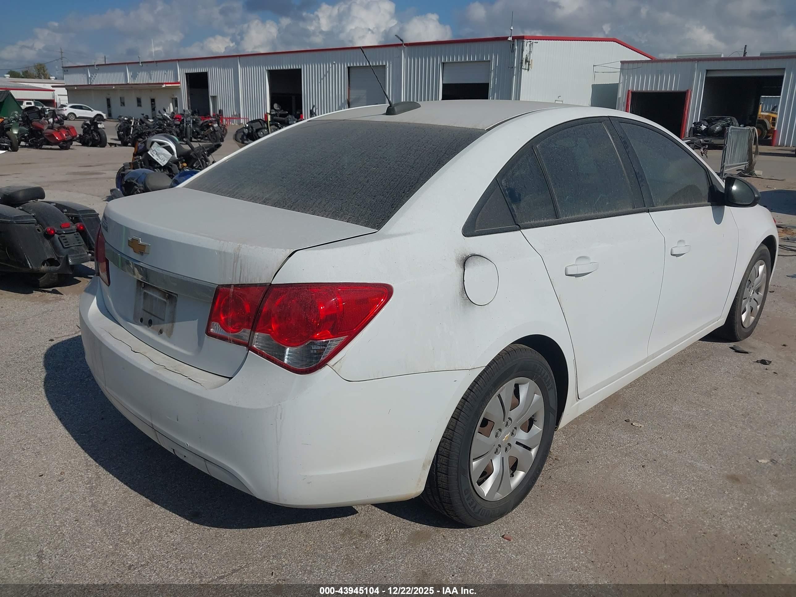 CHEVROLET CRUZE image 4