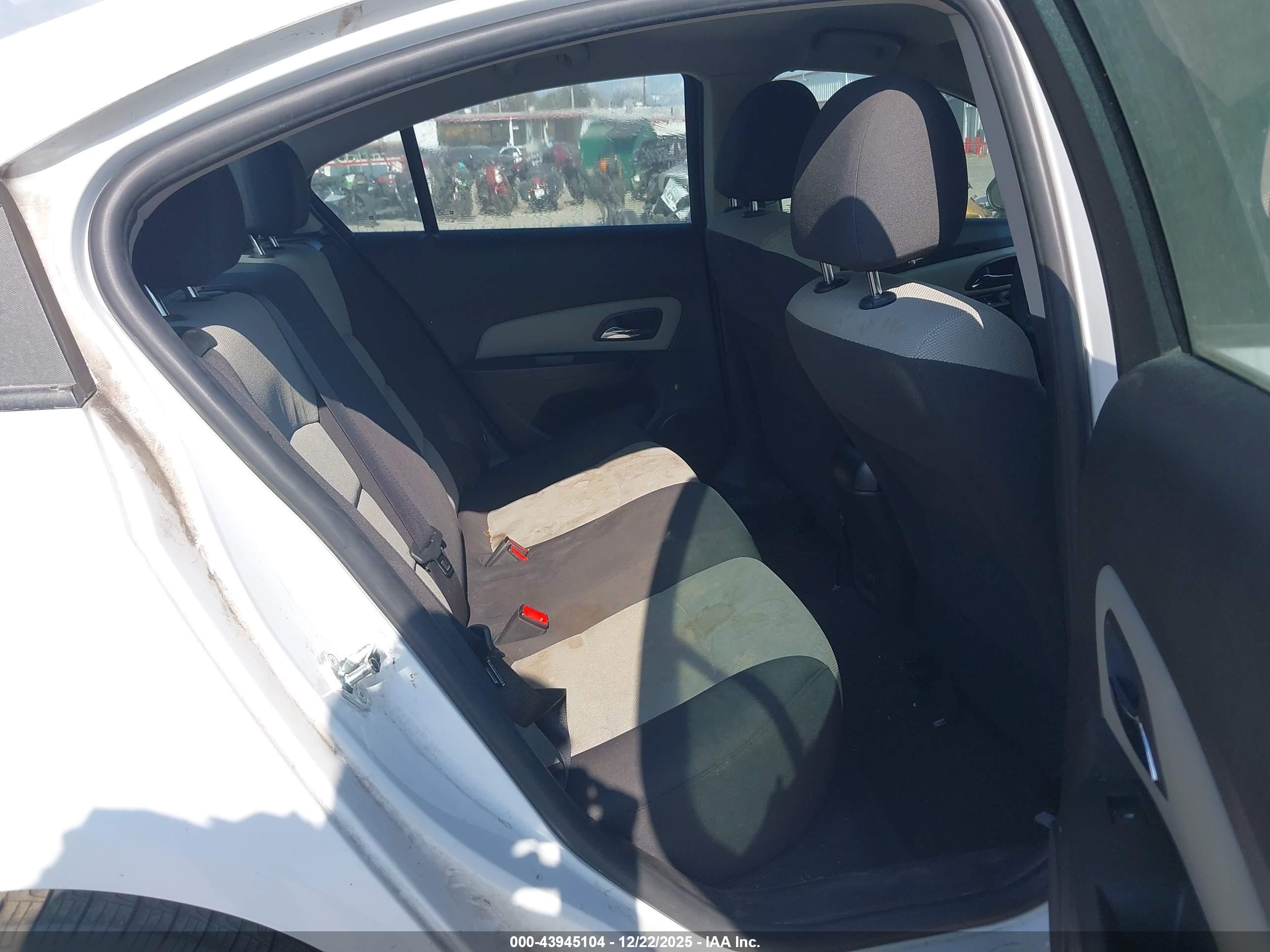 CHEVROLET CRUZE image 8