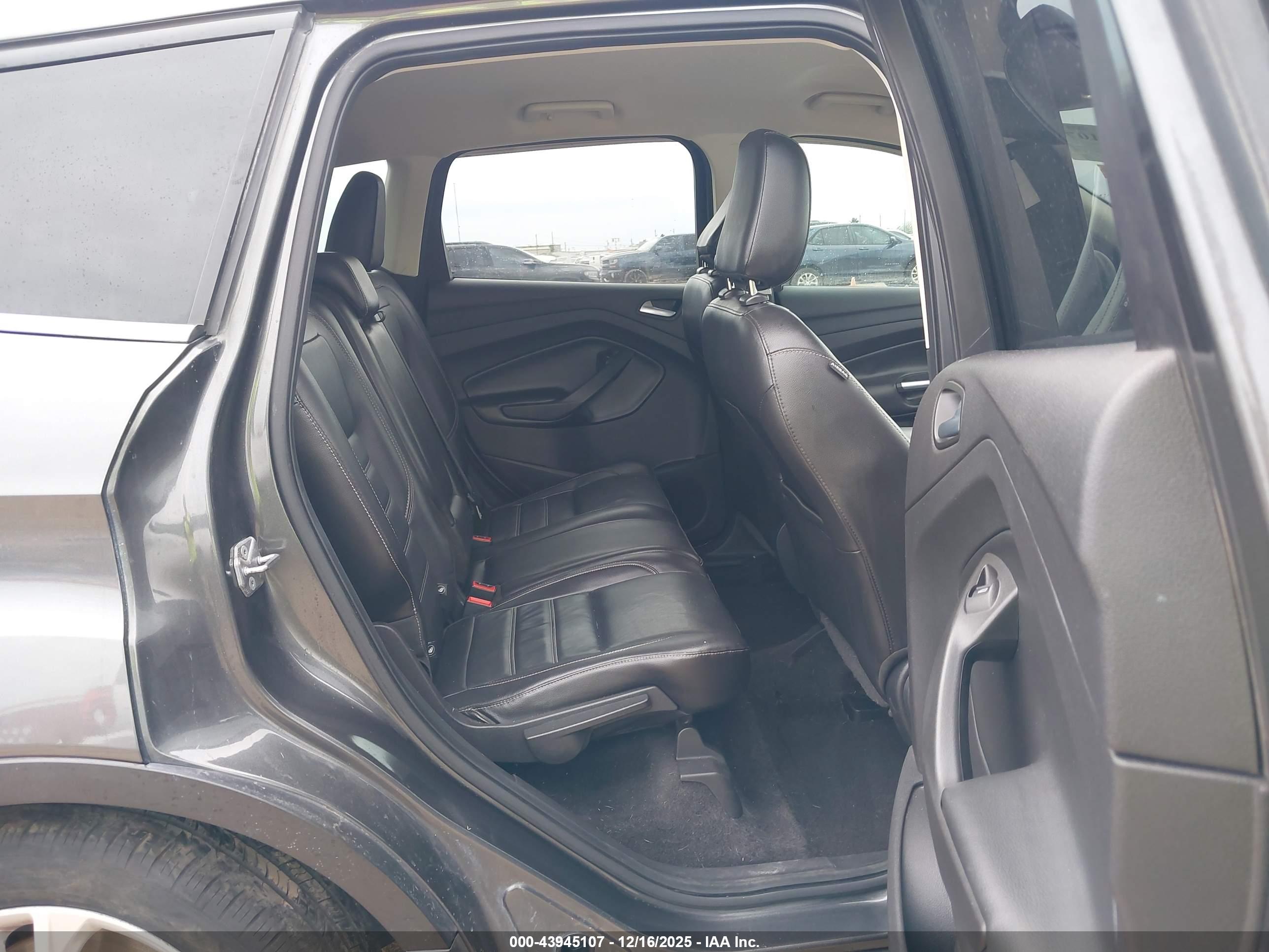 FORD ESCAPE image 8