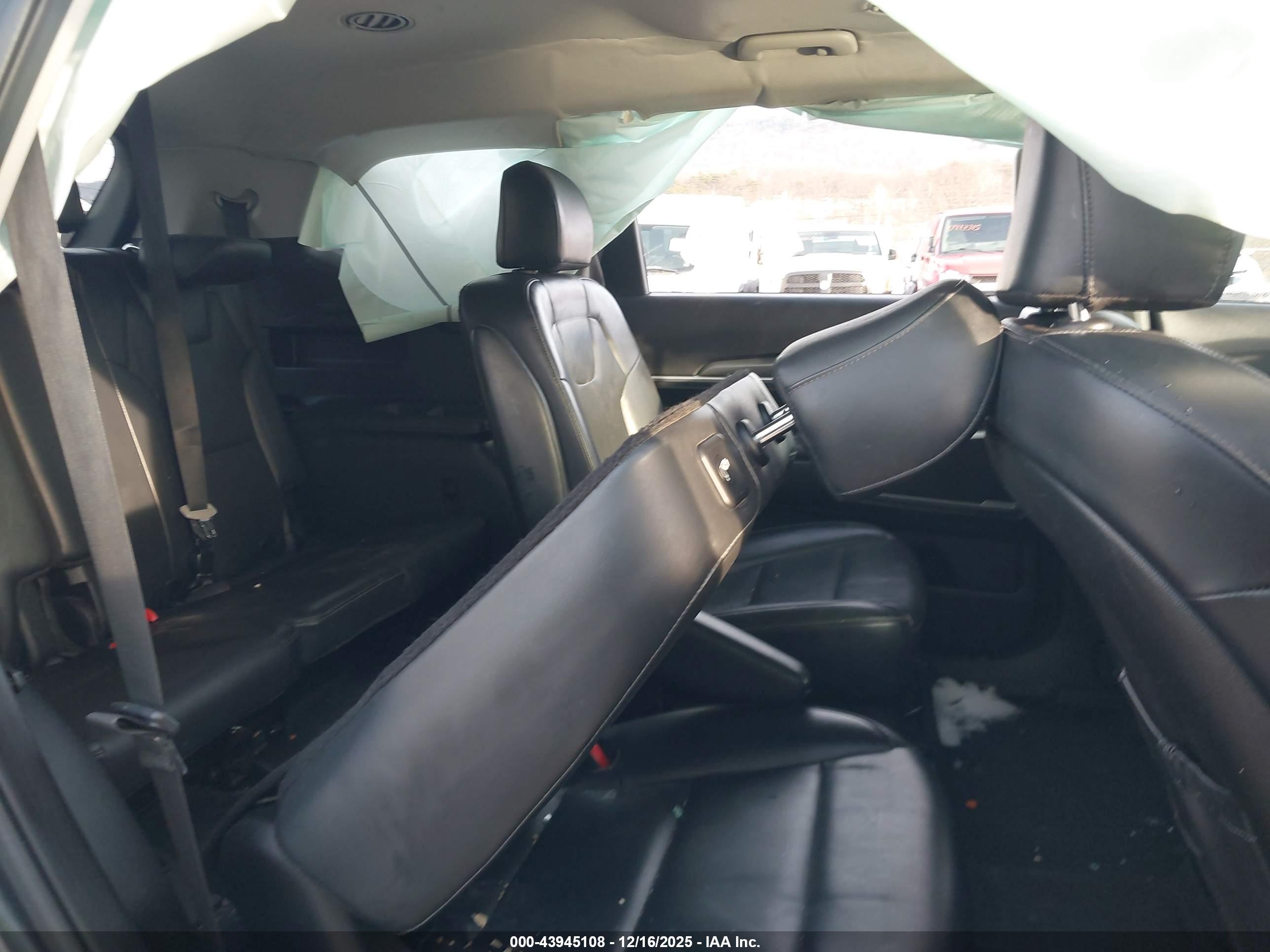 KIA TELLURIDE image 8