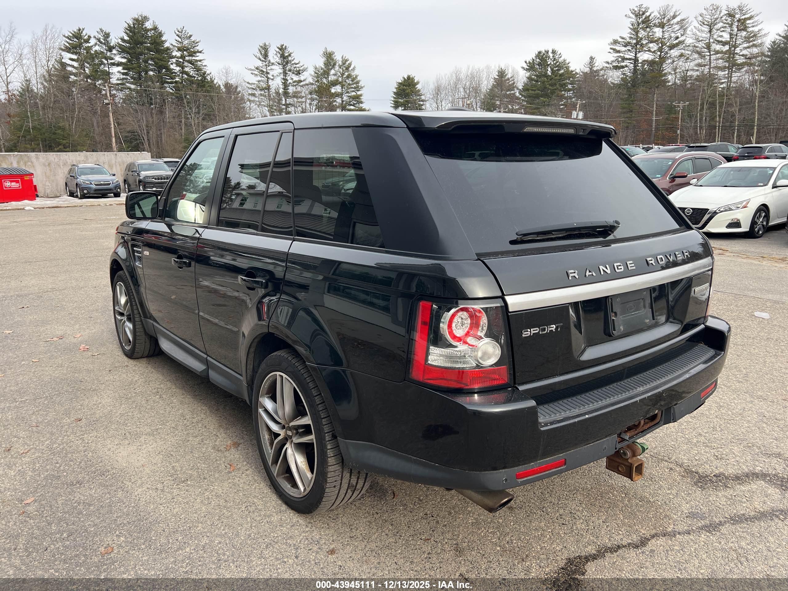 LAND ROVER image 3