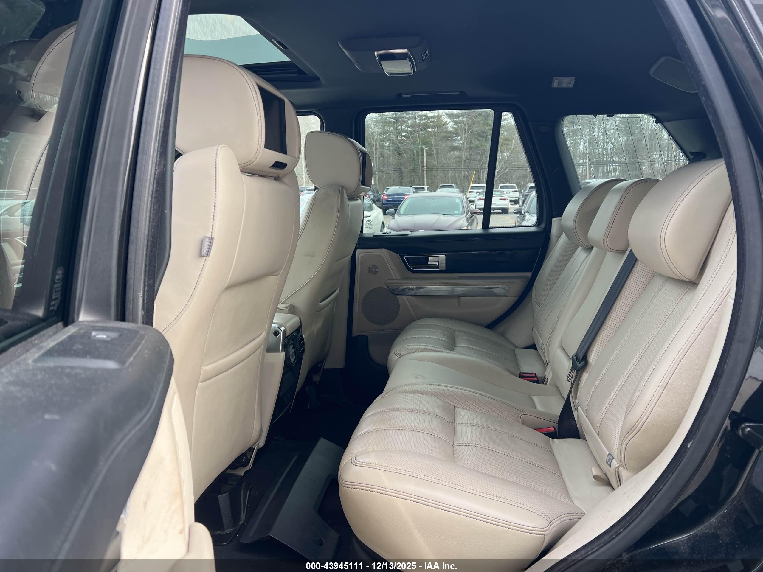 LAND ROVER image 8