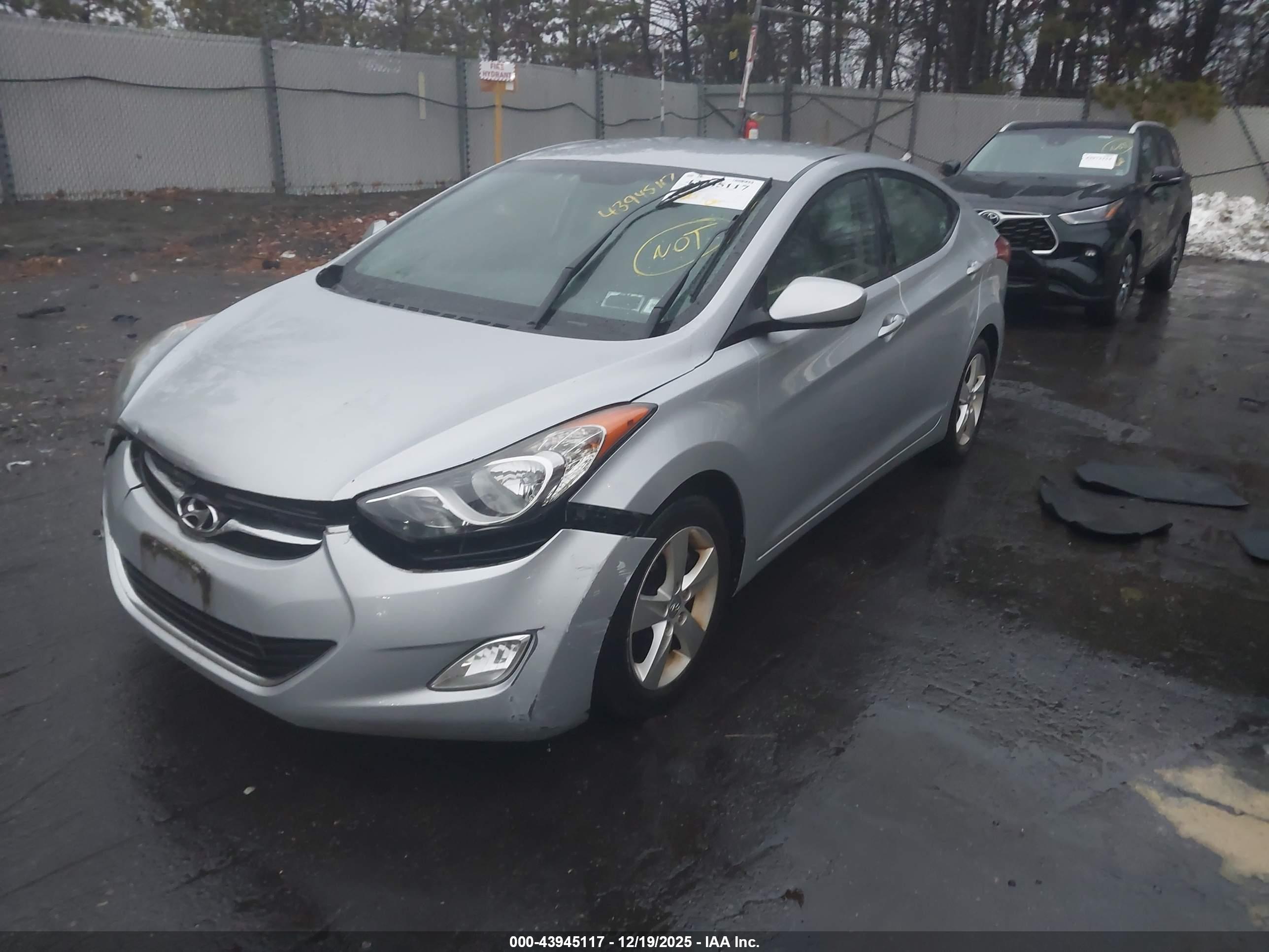HYUNDAI ELANTRA image 2