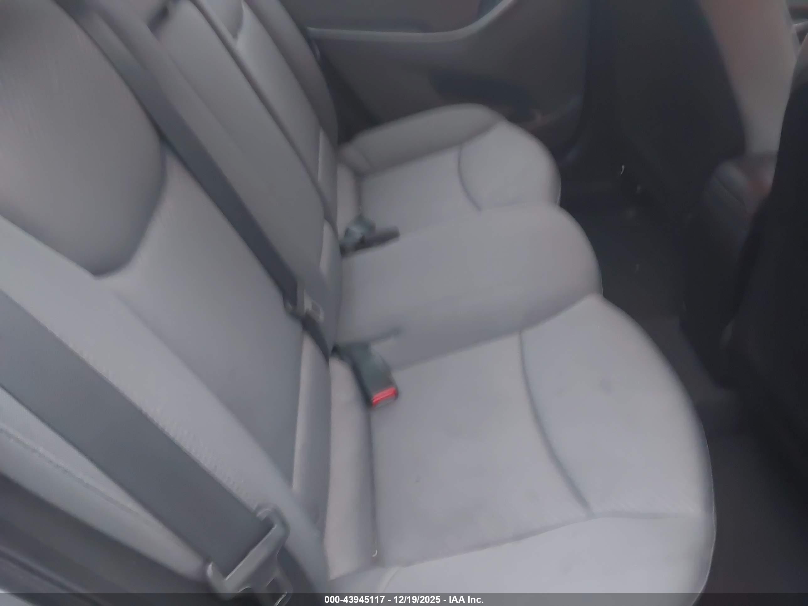 HYUNDAI ELANTRA image 8