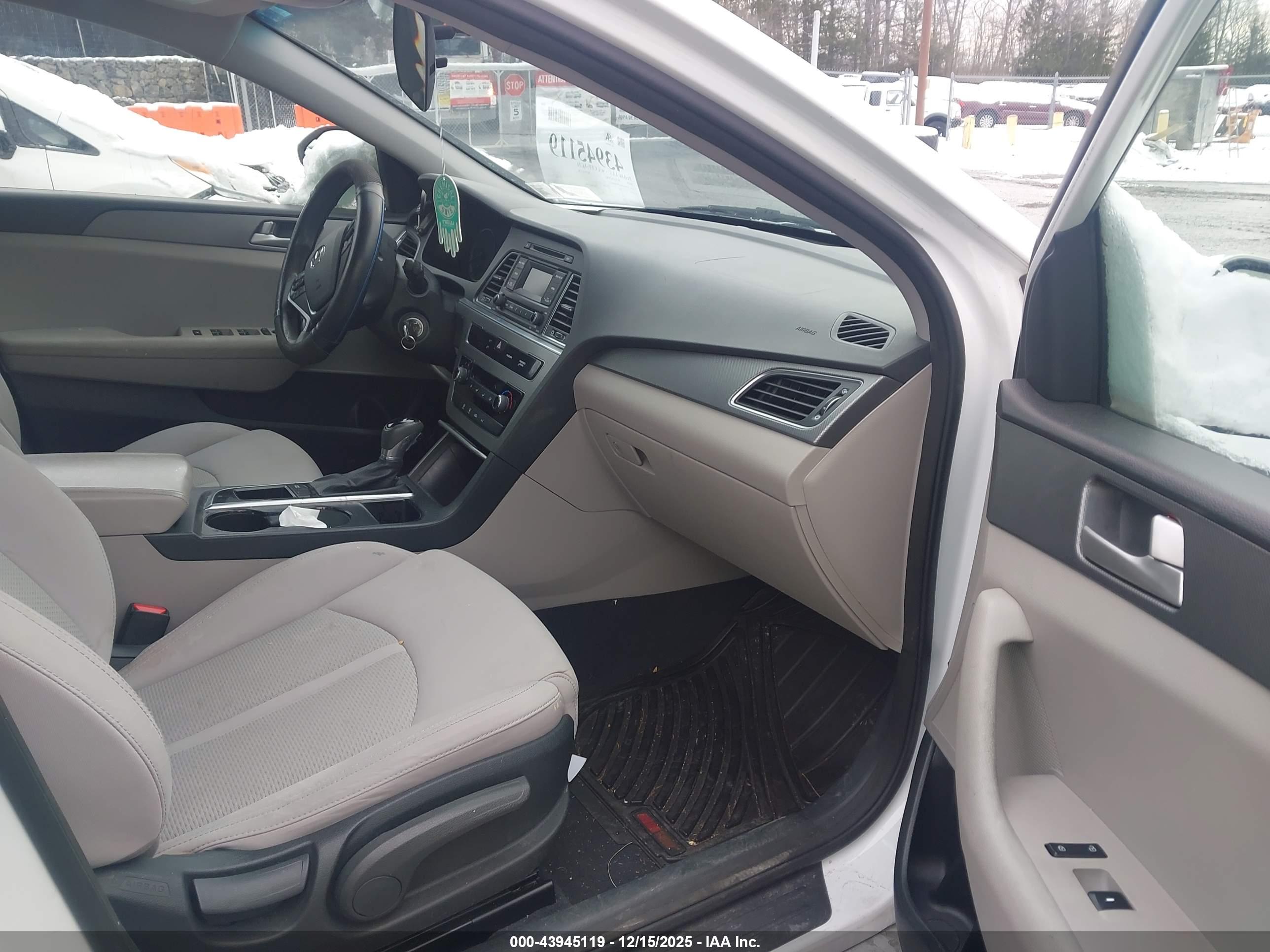 HYUNDAI SONATA image 5