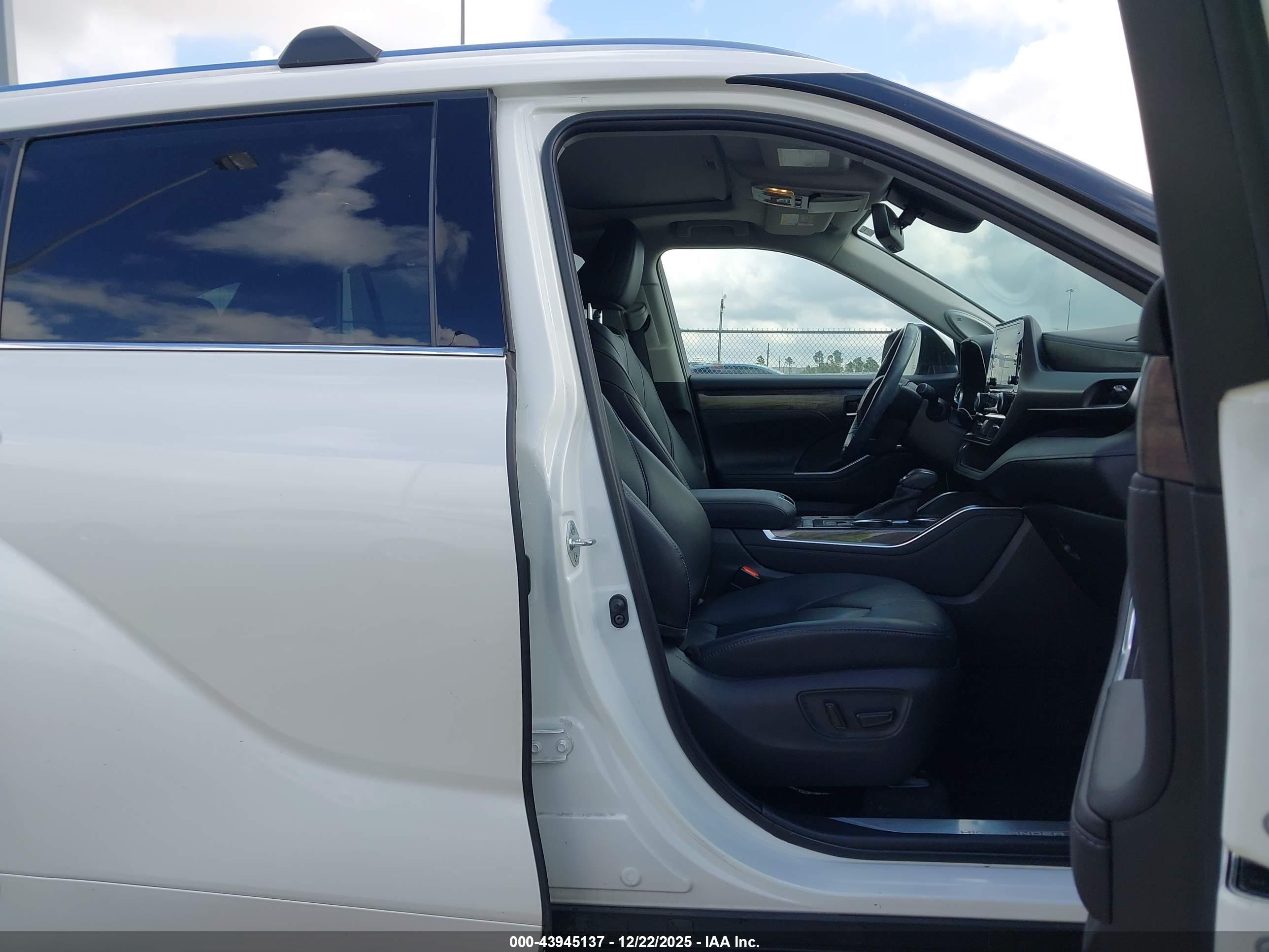 TOYOTA HIGHLANDER image 5