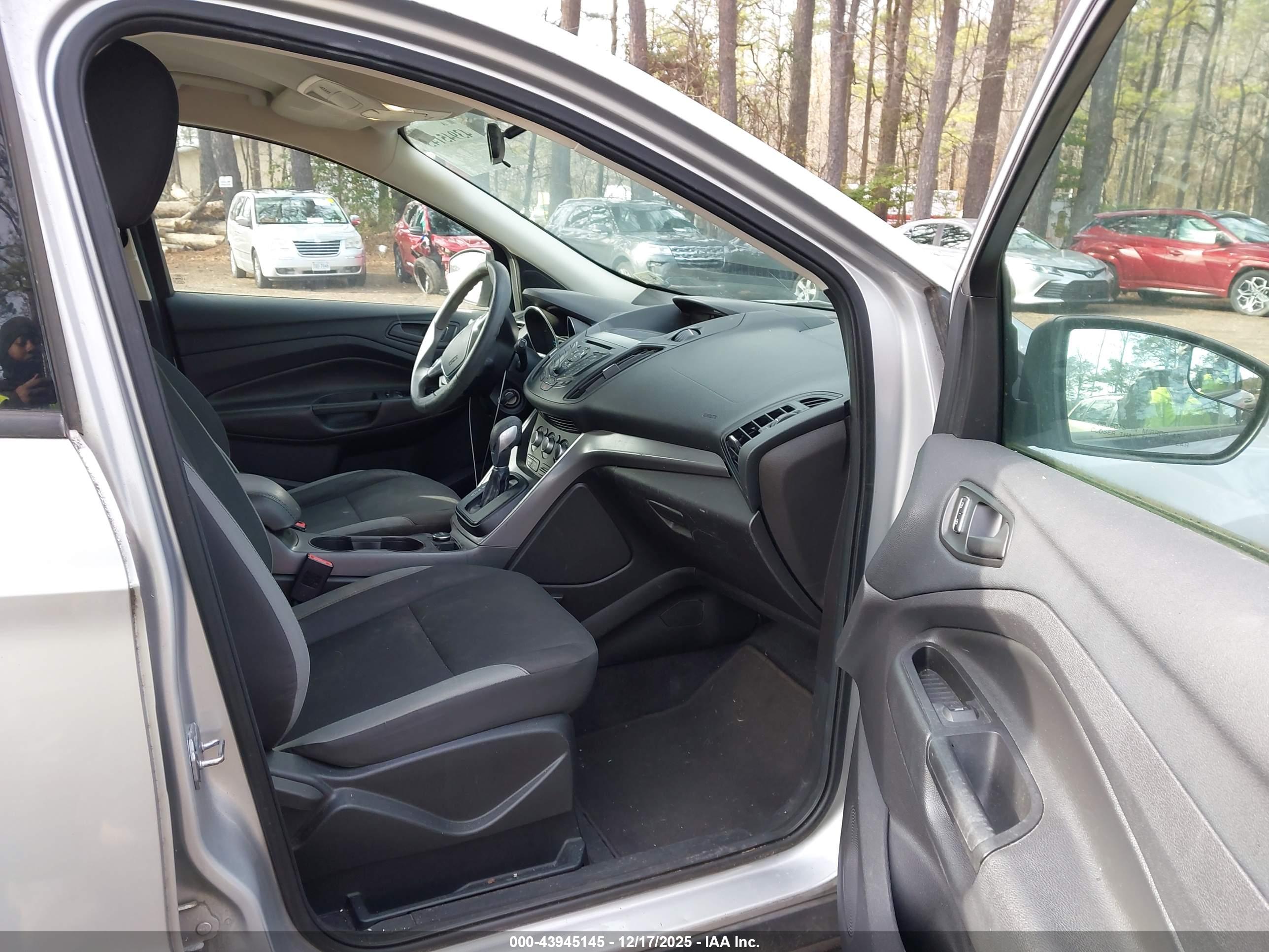 FORD ESCAPE image 5