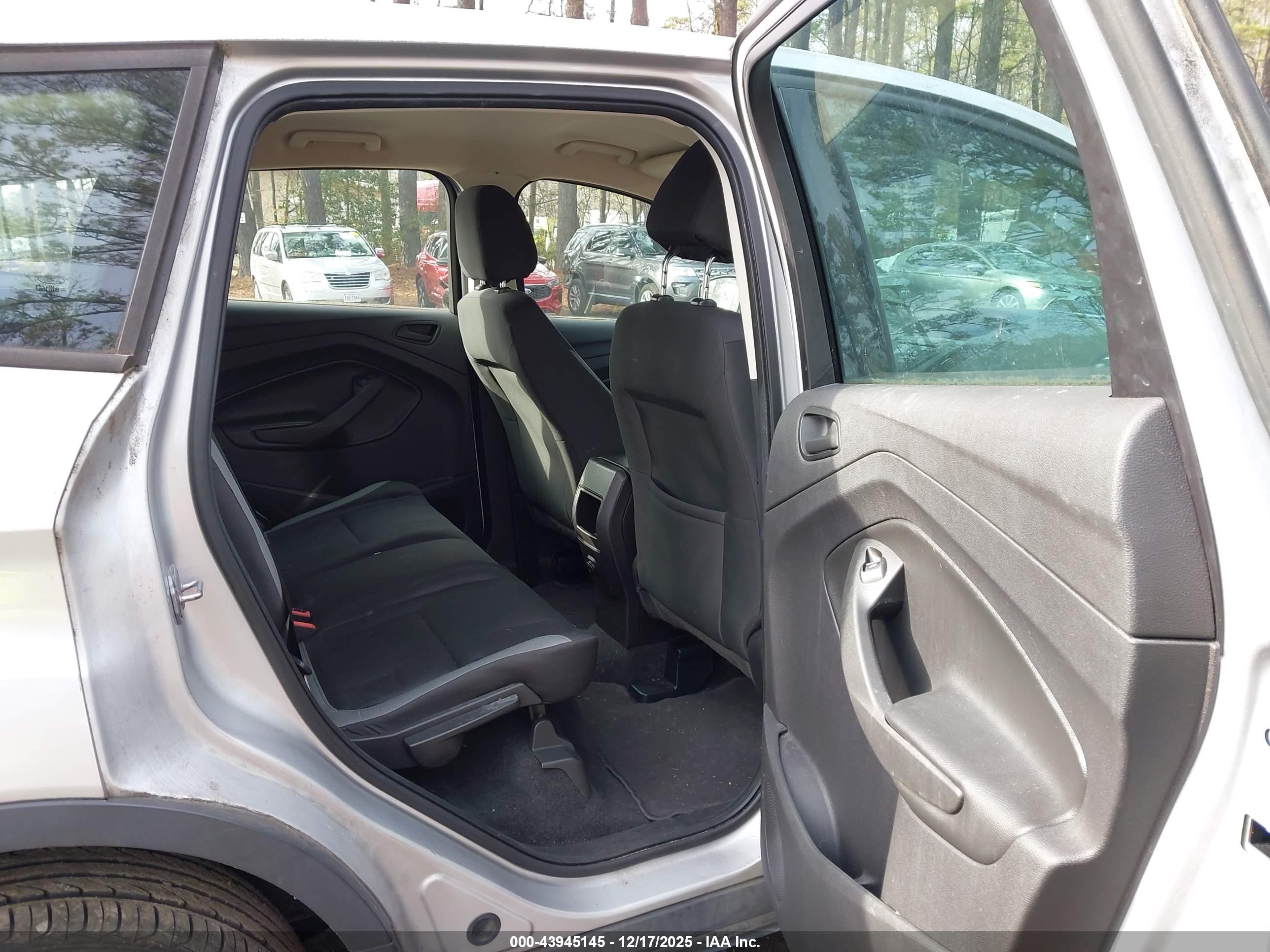 FORD ESCAPE image 8