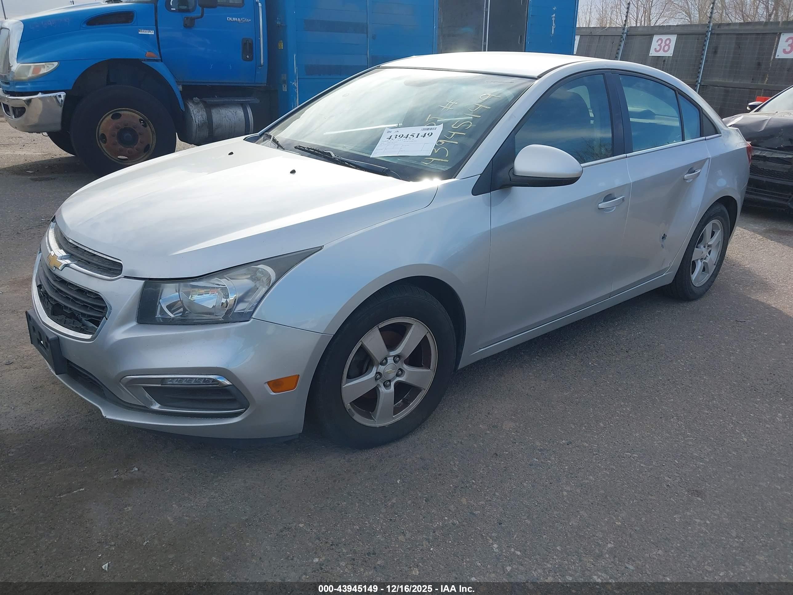 CHEVROLET CRUZE image 2