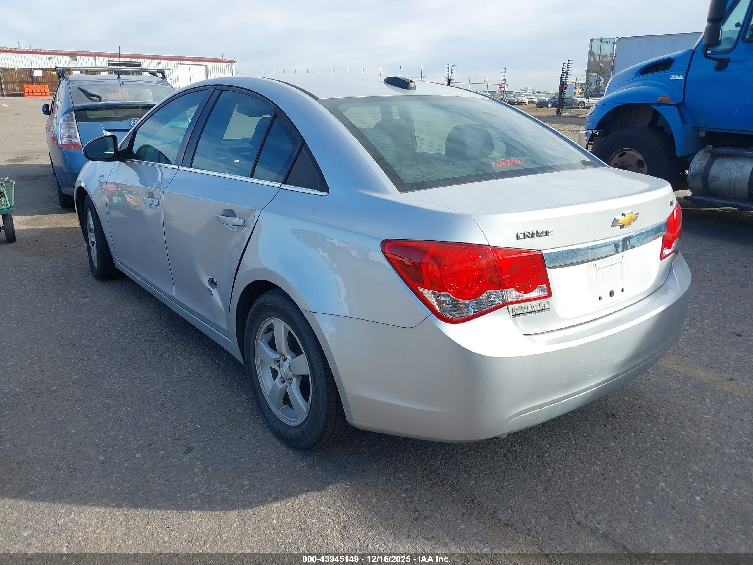 CHEVROLET CRUZE image 3