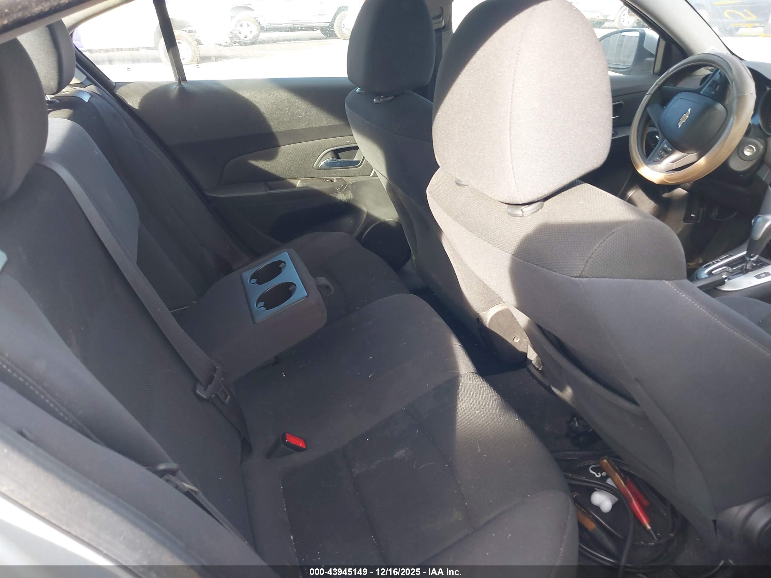 CHEVROLET CRUZE image 8