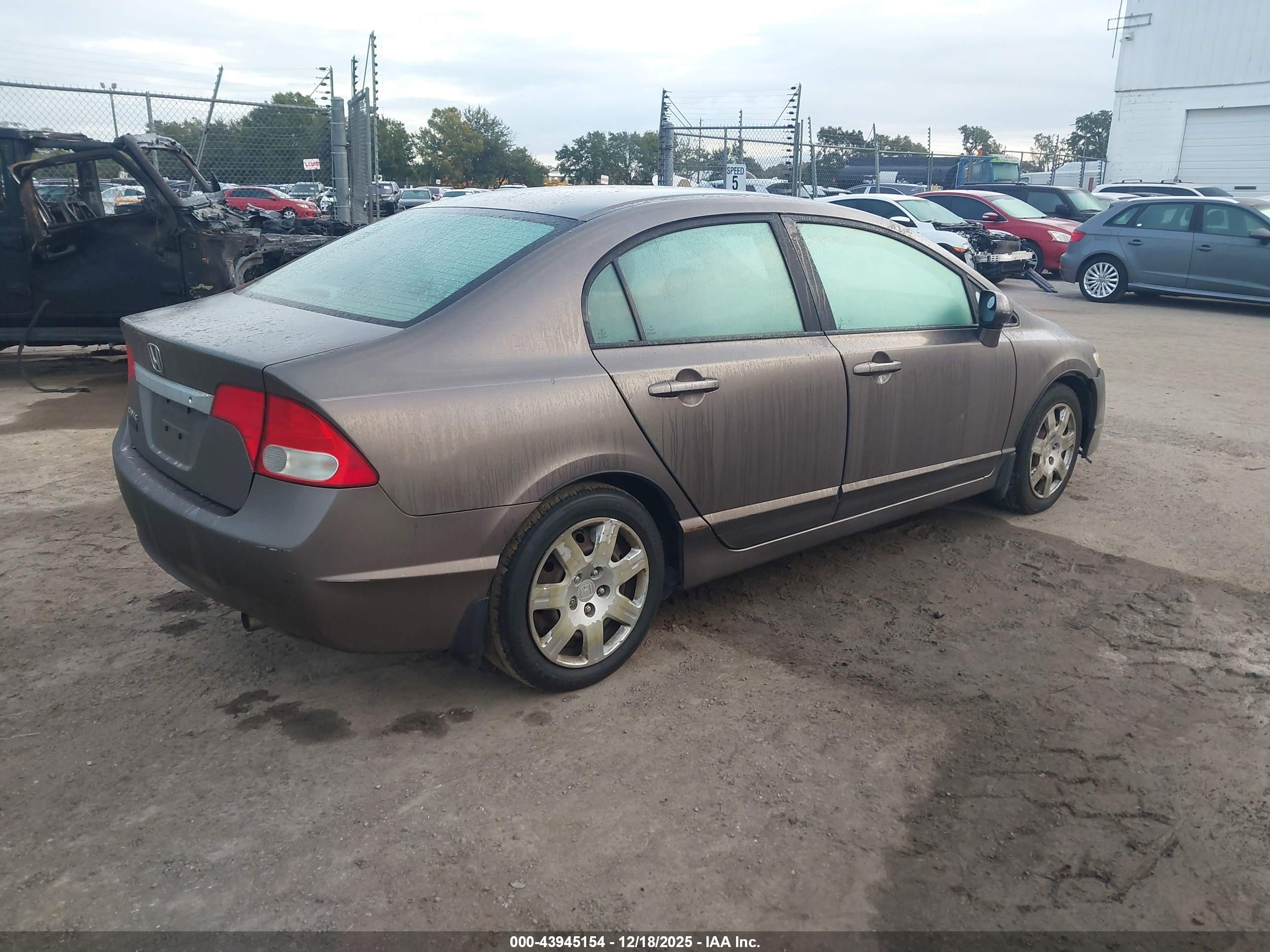 HONDA CIVIC image 4