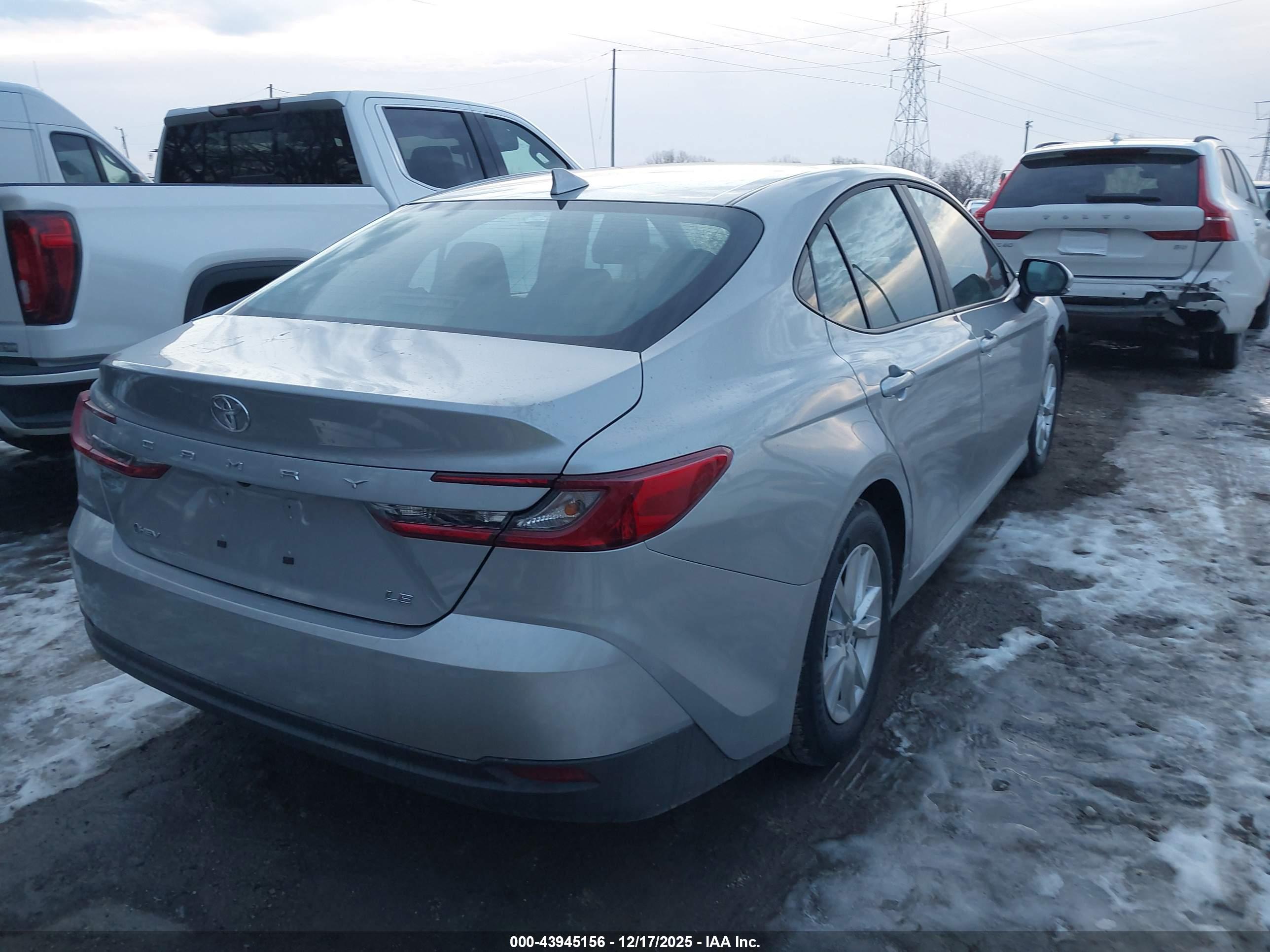 TOYOTA CAMRY image 4