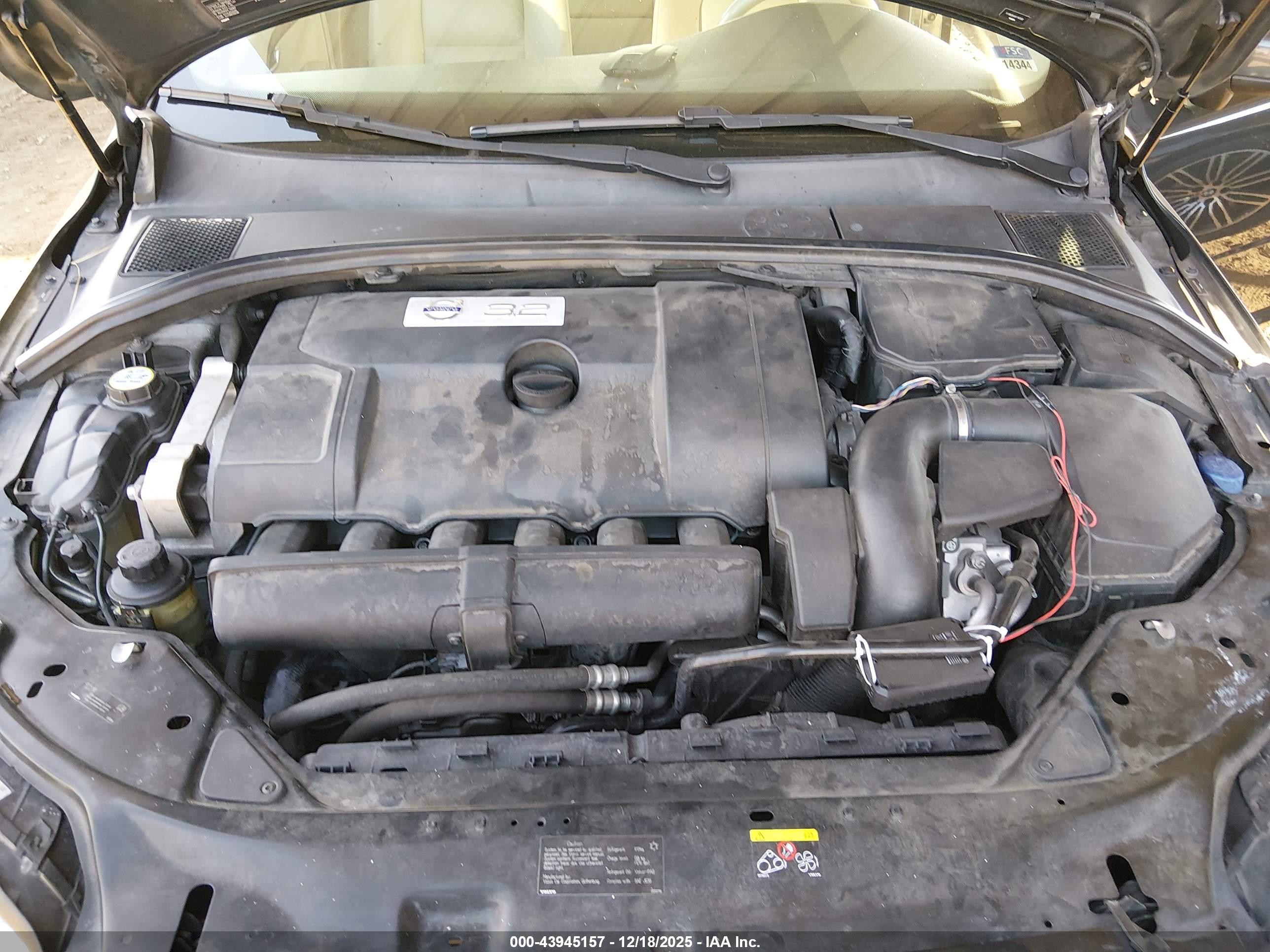 VOLVO V70 image 10